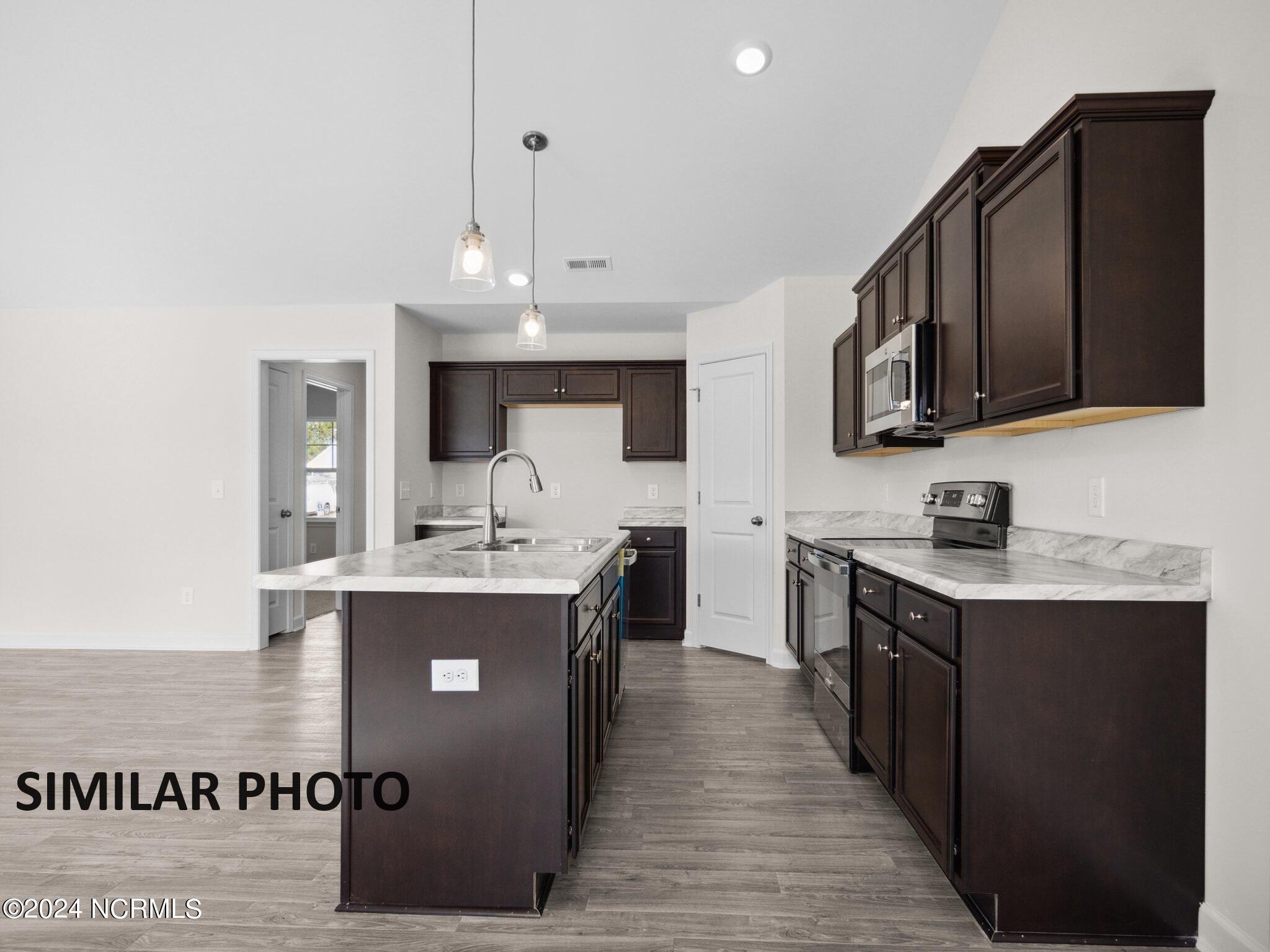 107 Woodford Drive Property Photo 6