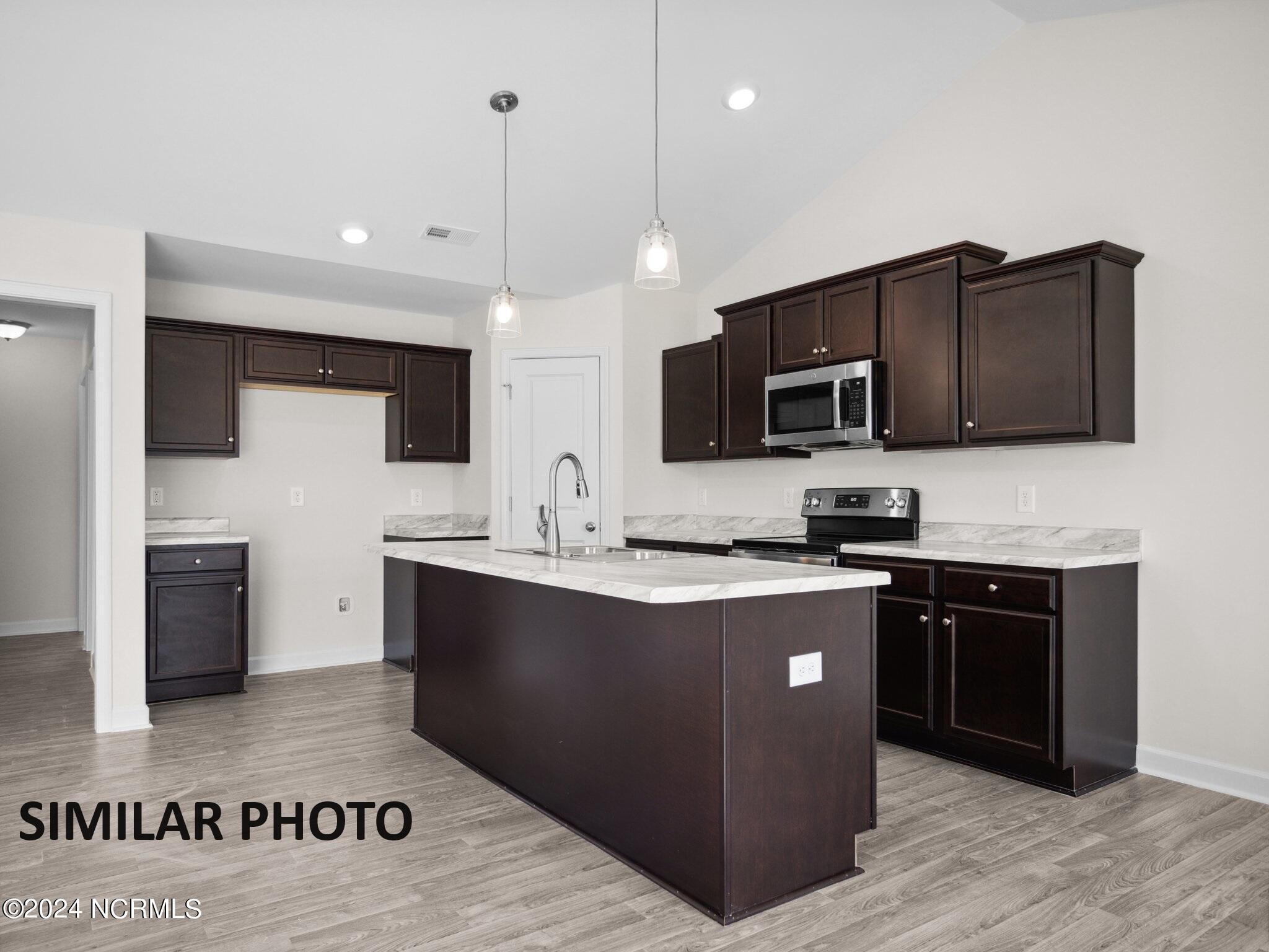 107 Woodford Drive Property Photo 7