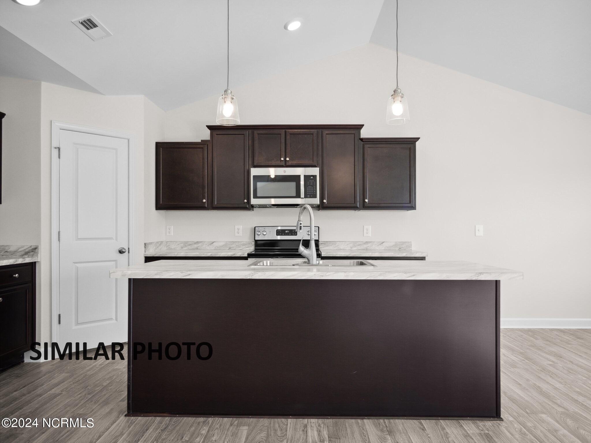 107 Woodford Drive Property Photo 8