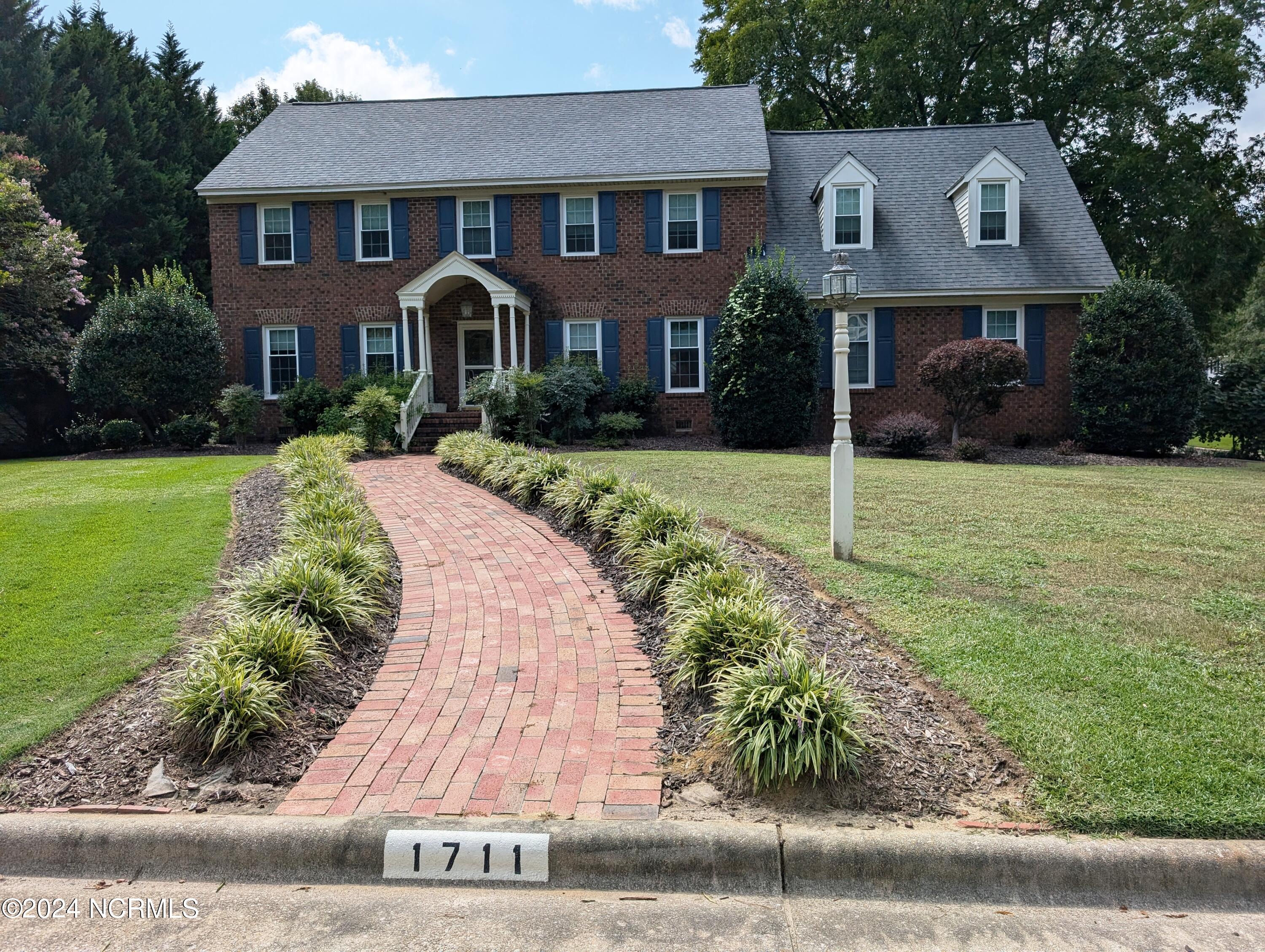 1711 Westbrook Drive Property Photo 2