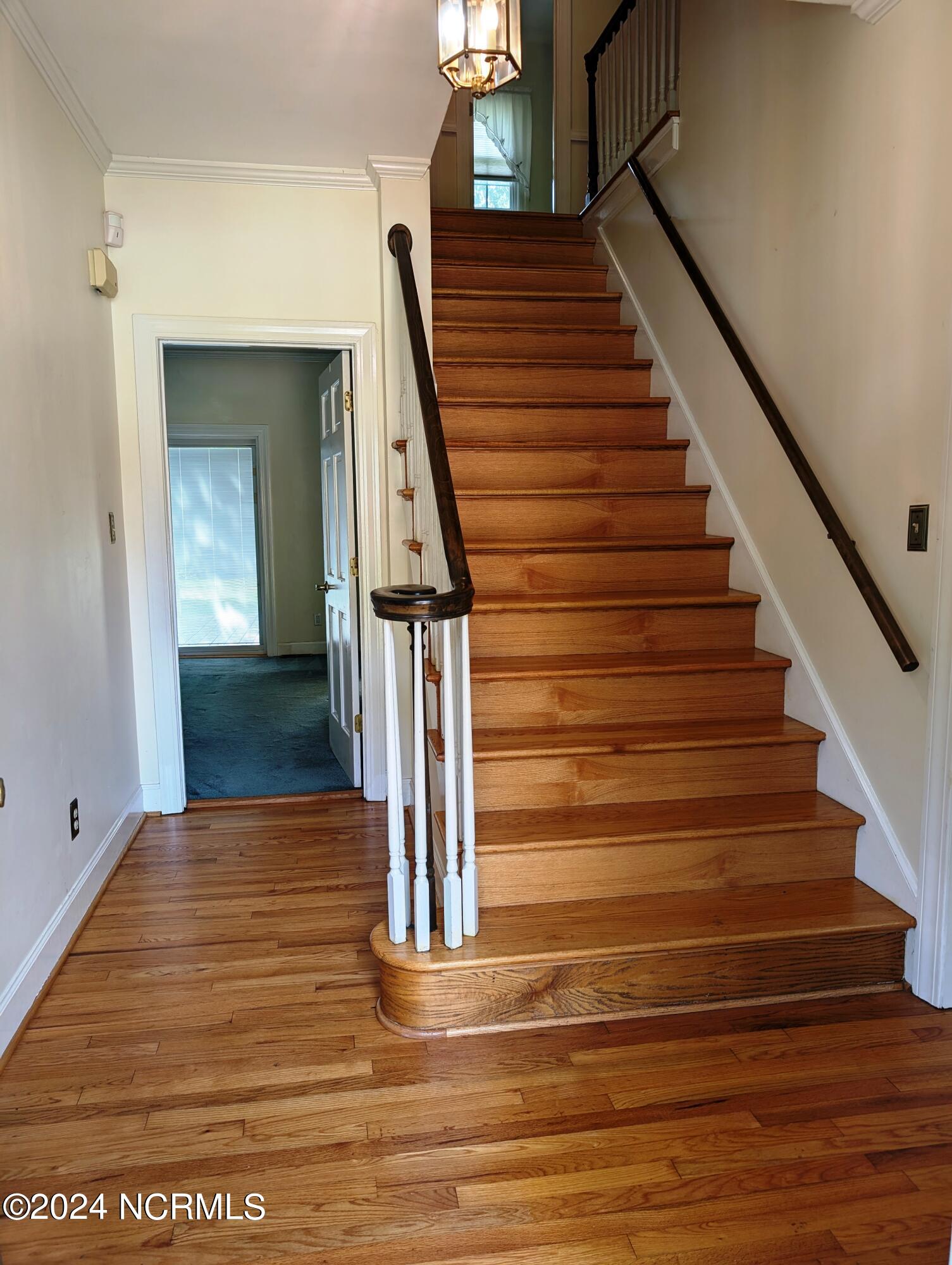 1711 Westbrook Drive Property Photo 3
