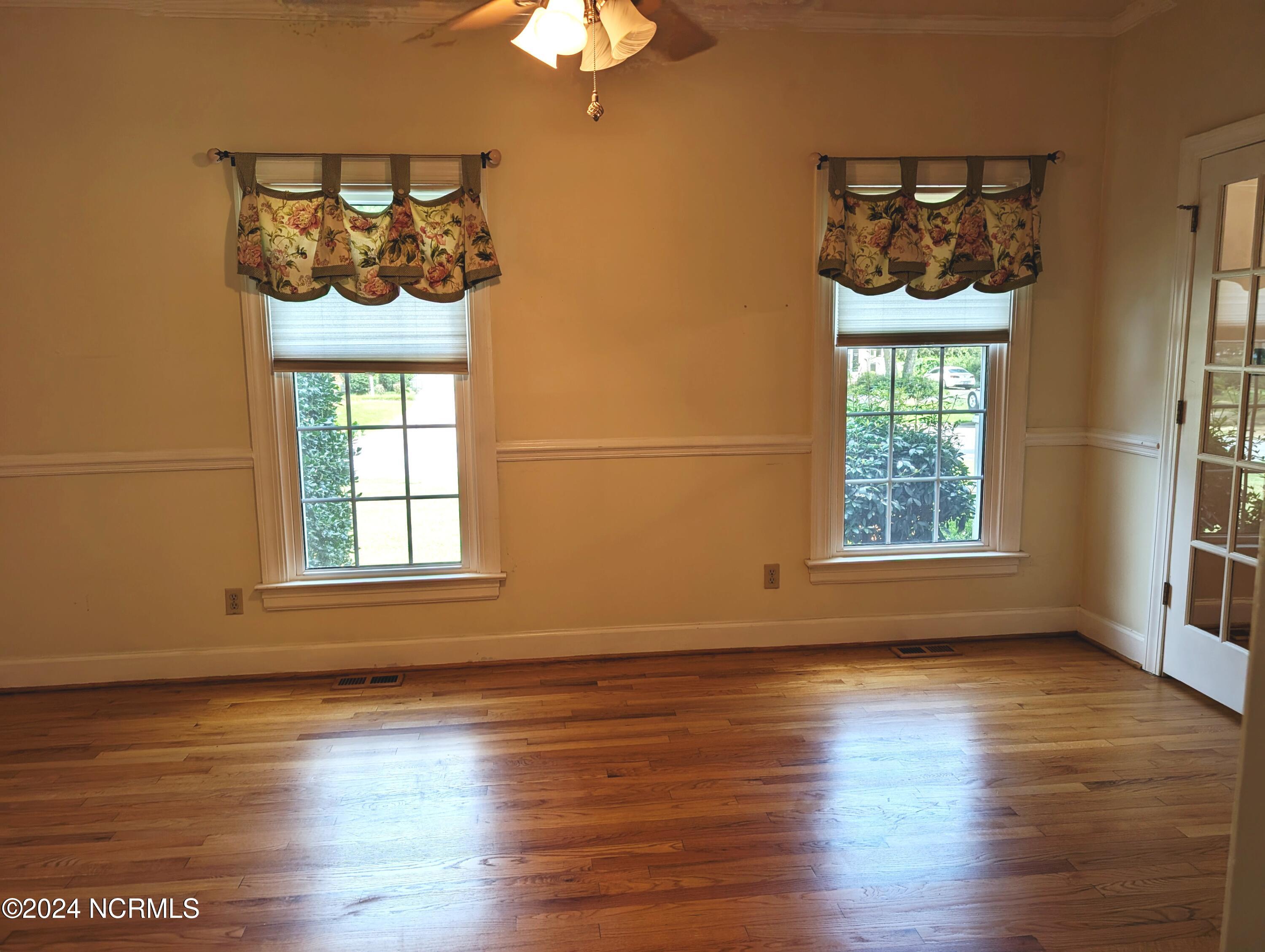 1711 Westbrook Drive Property Photo 4