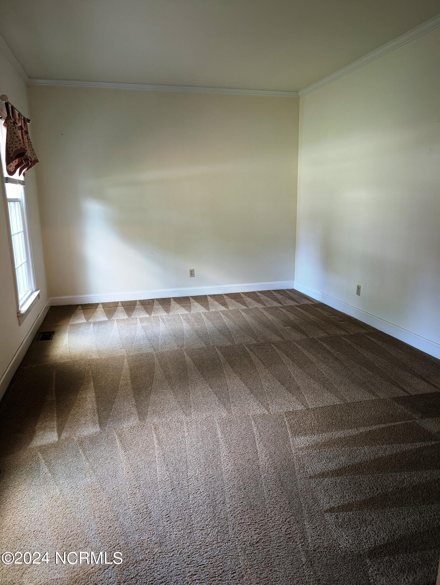 1711 Westbrook Drive Property Photo 5