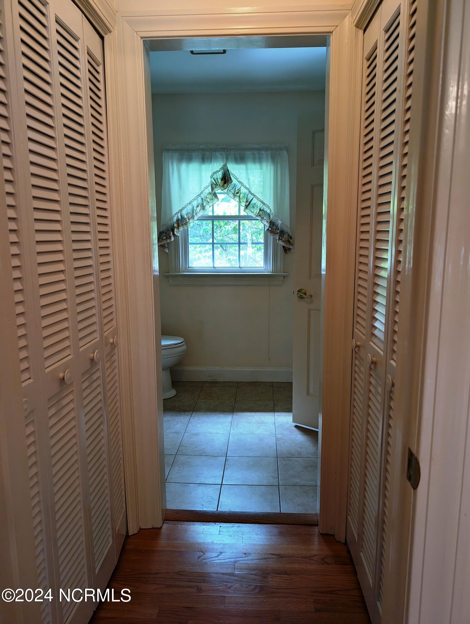 1711 Westbrook Drive Property Photo 18