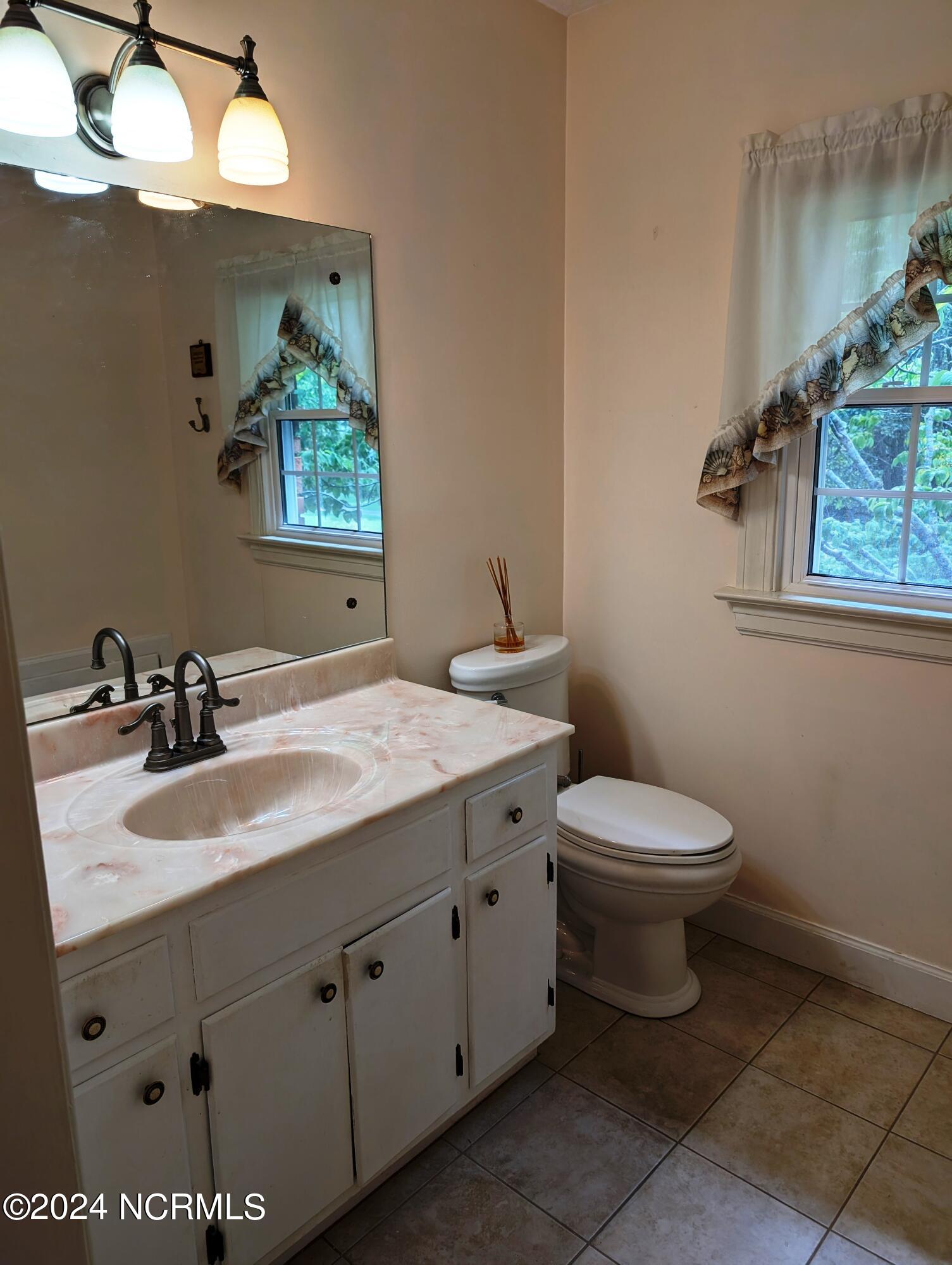 1711 Westbrook Drive Property Photo 19