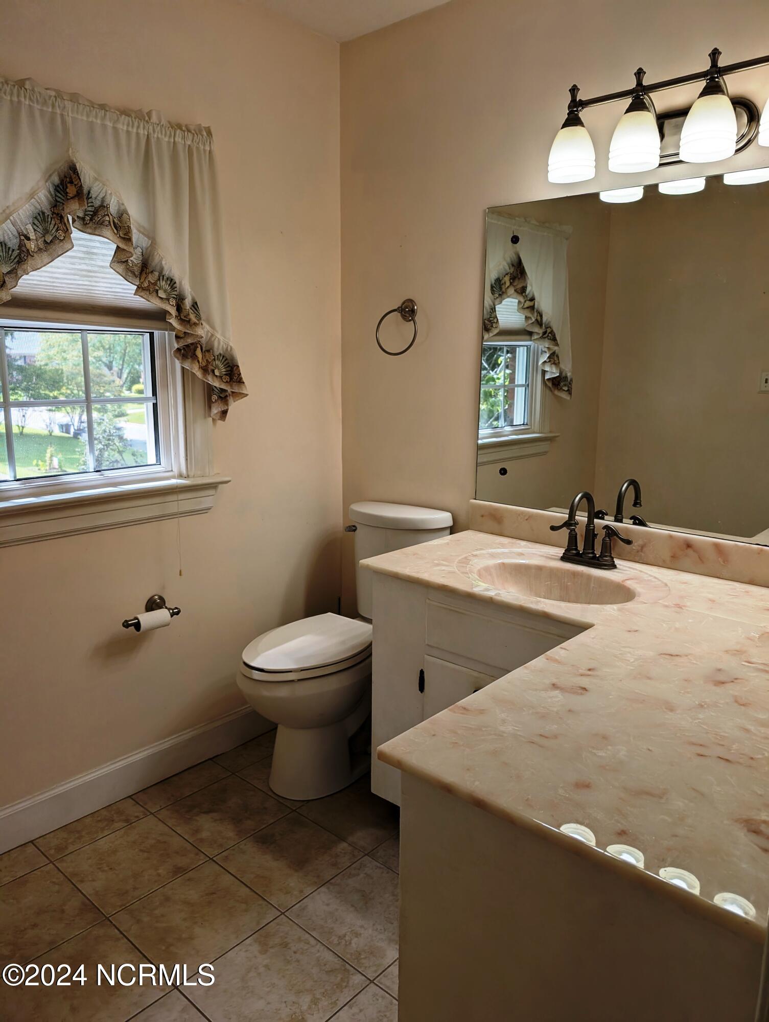 1711 Westbrook Drive Property Photo 22