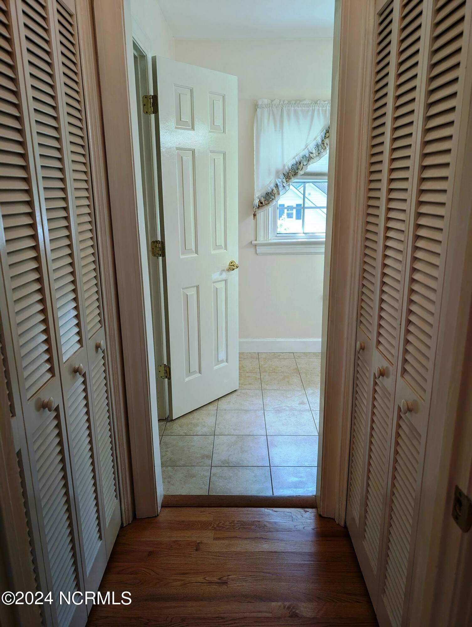 1711 Westbrook Drive Property Photo 24