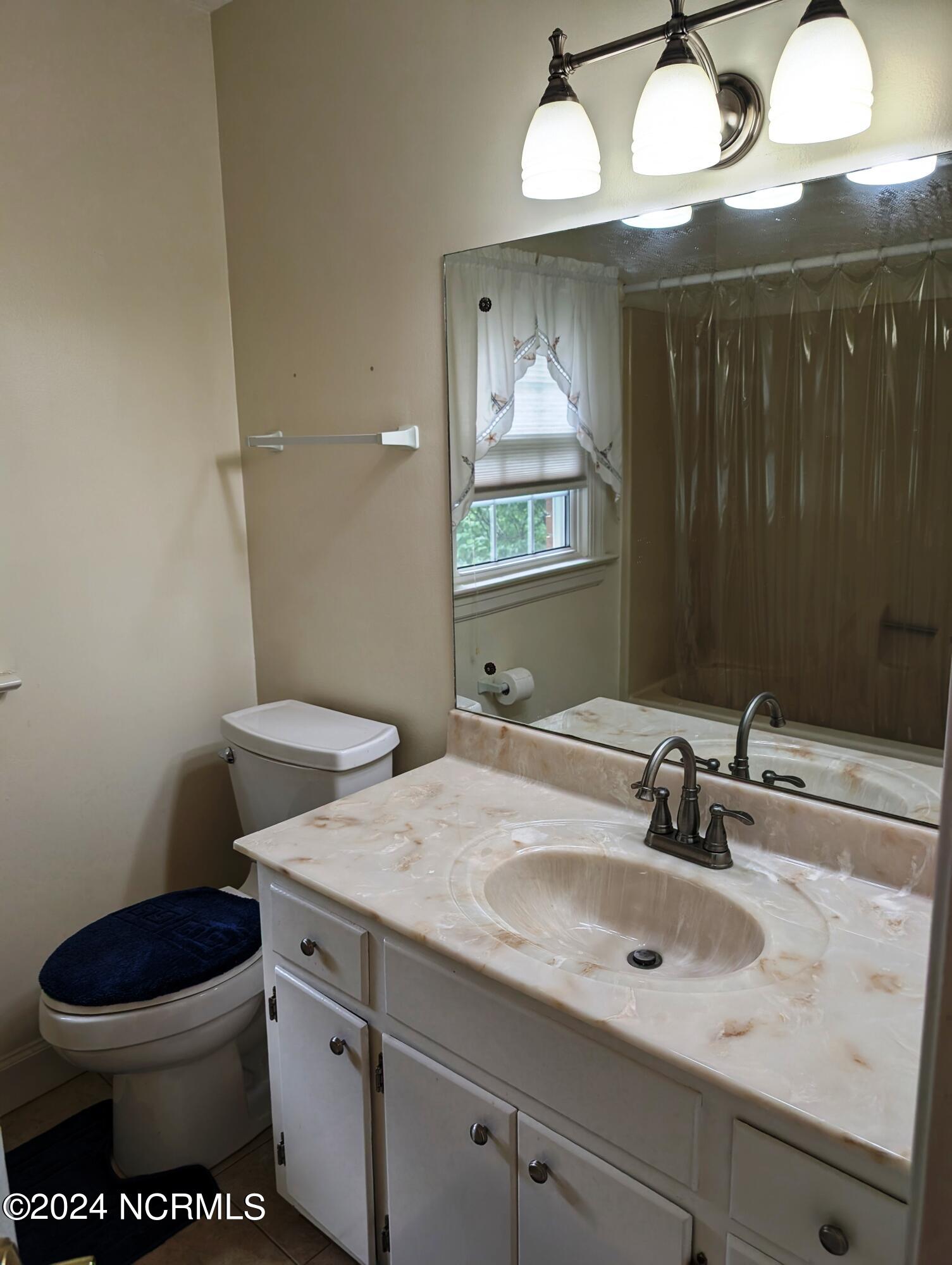 1711 Westbrook Drive Property Photo 27