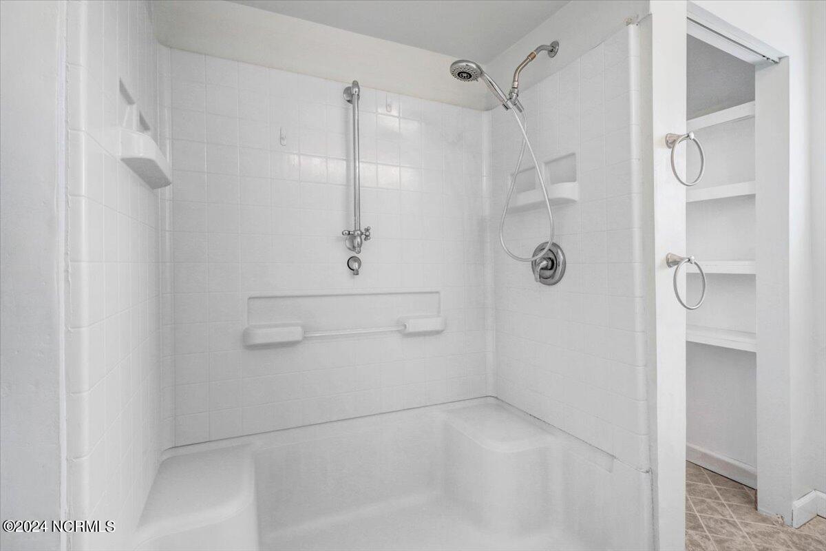 6709 E Wilson Street Property Photo 13