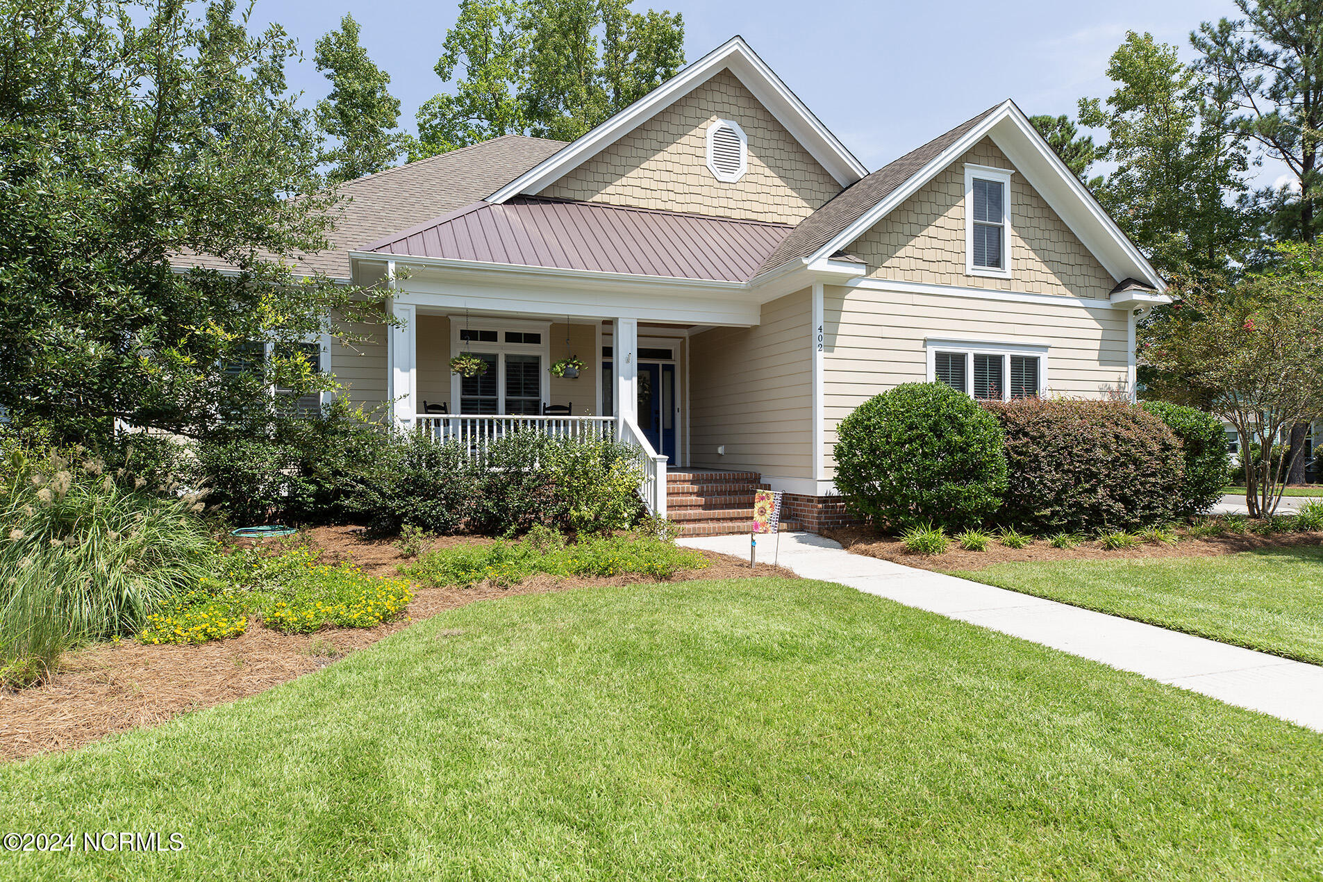 402 Cornubia Drive Property Photo 2
