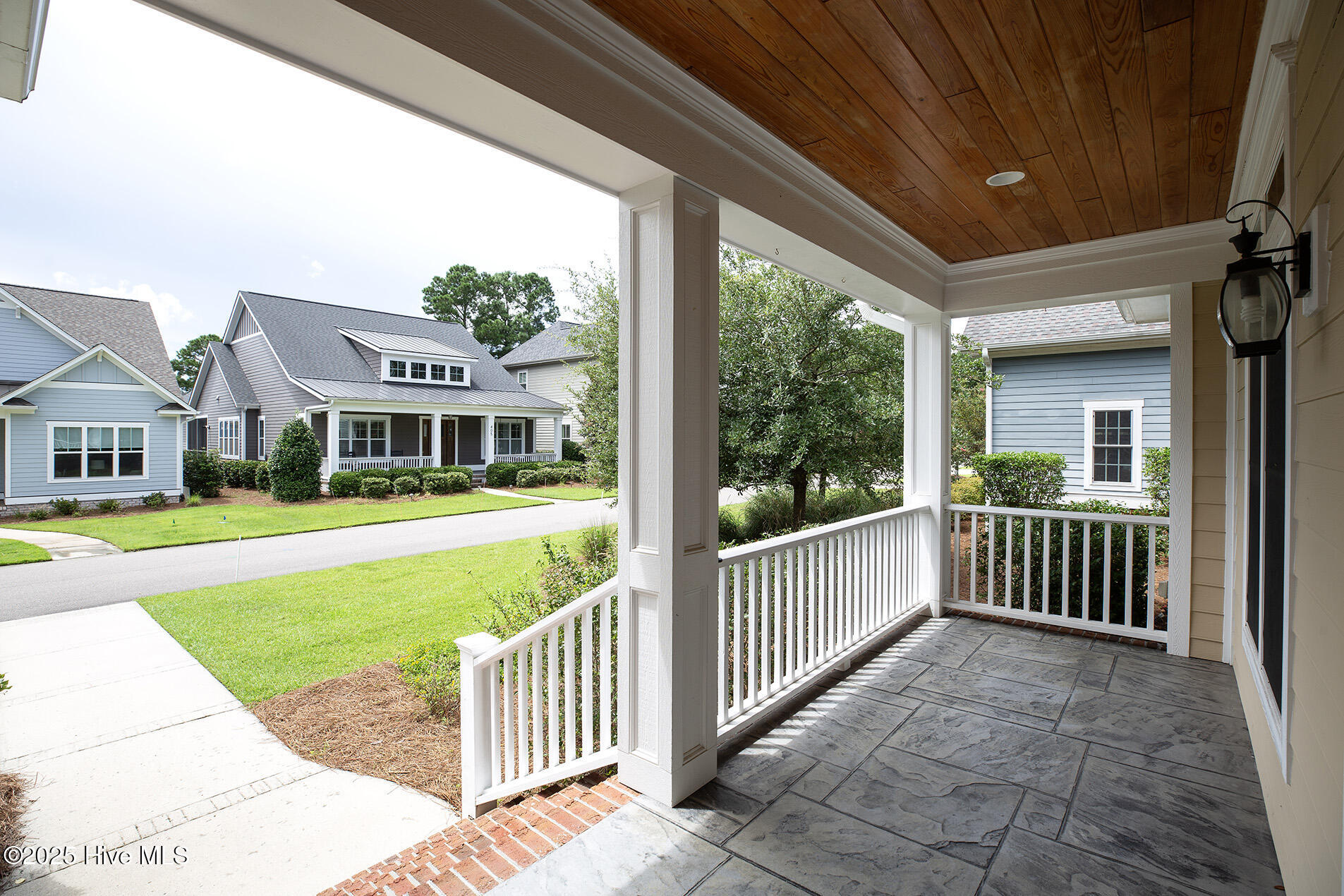 402 Cornubia Drive Property Photo 3