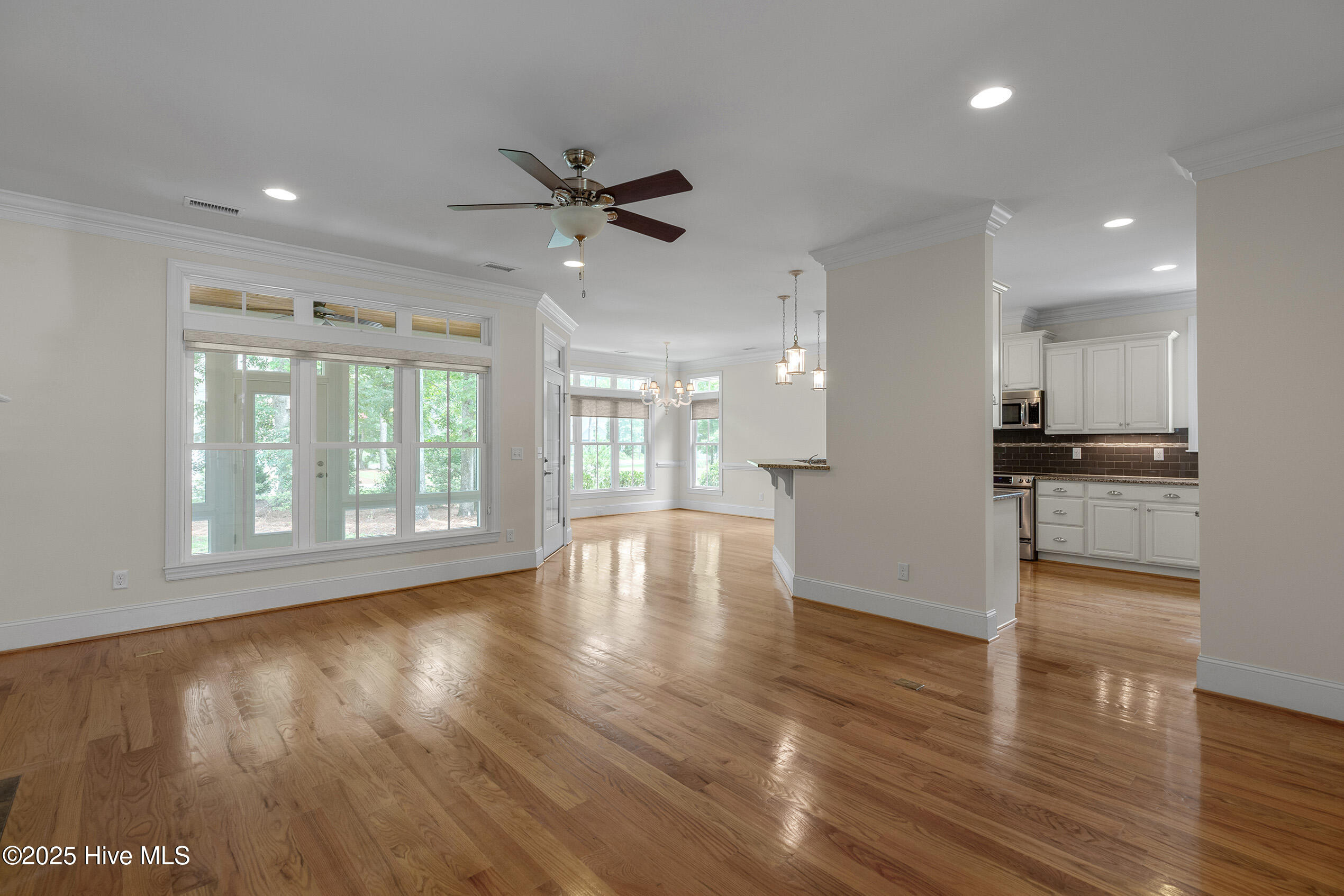 402 Cornubia Drive Property Photo 7