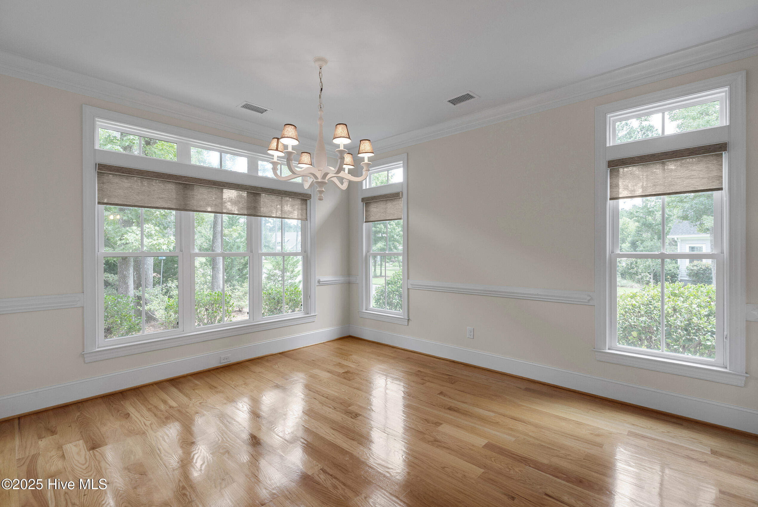 402 Cornubia Drive Property Photo 13