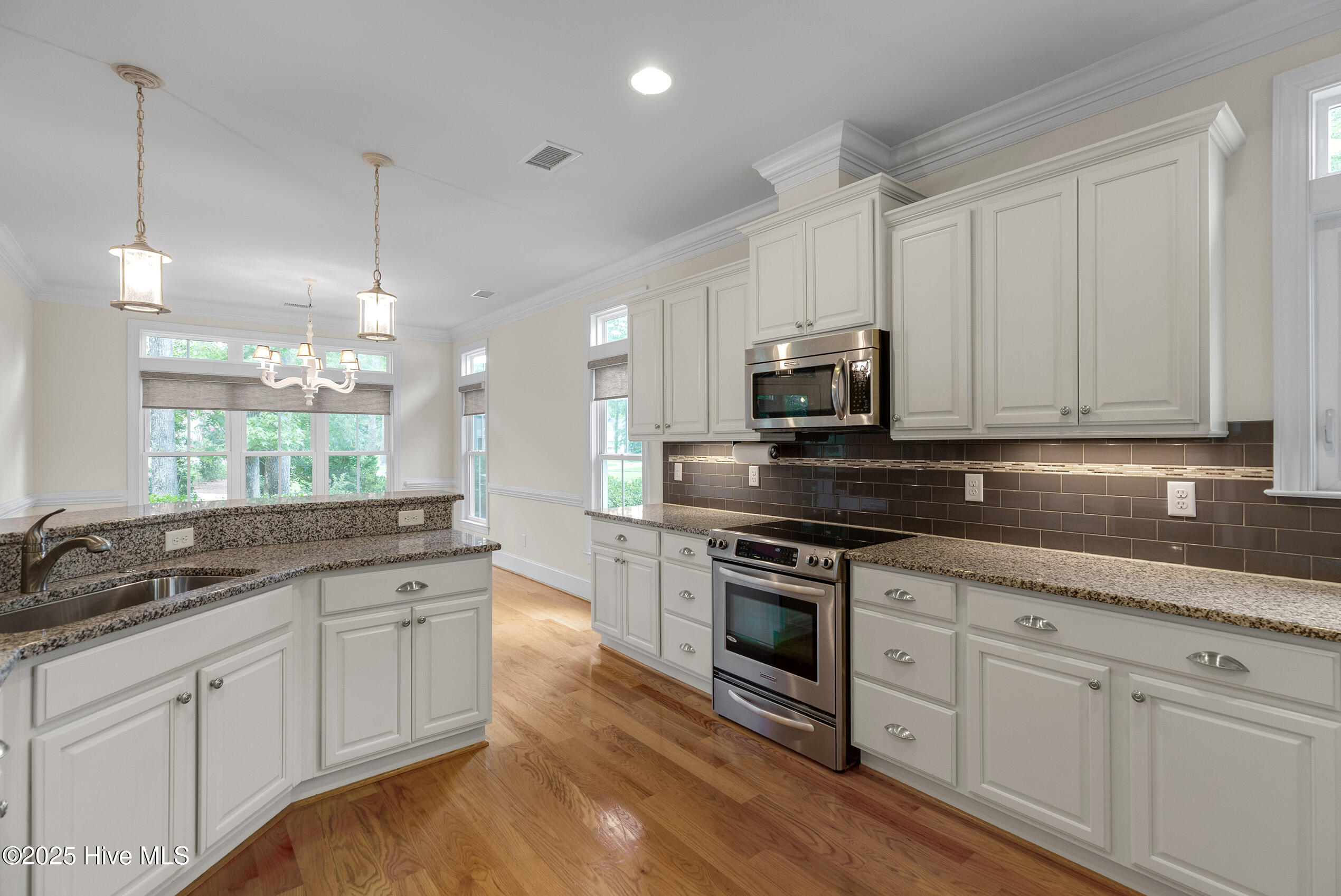 402 Cornubia Drive Property Photo 17