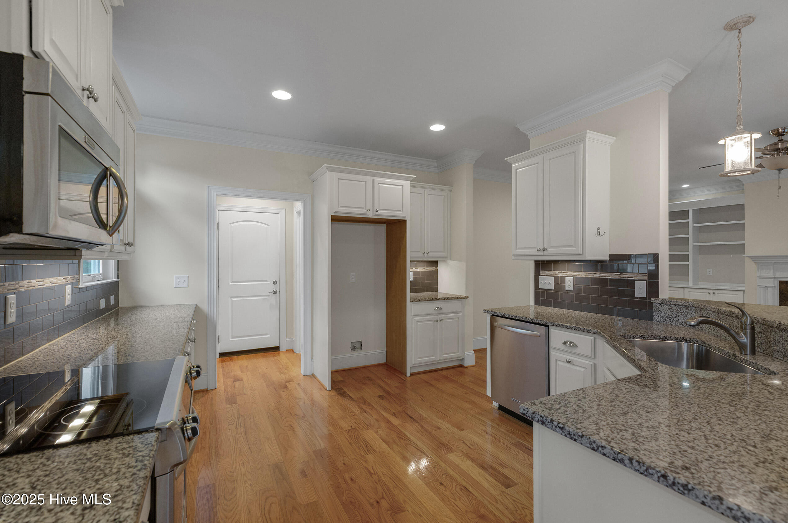 402 Cornubia Drive Property Photo 21