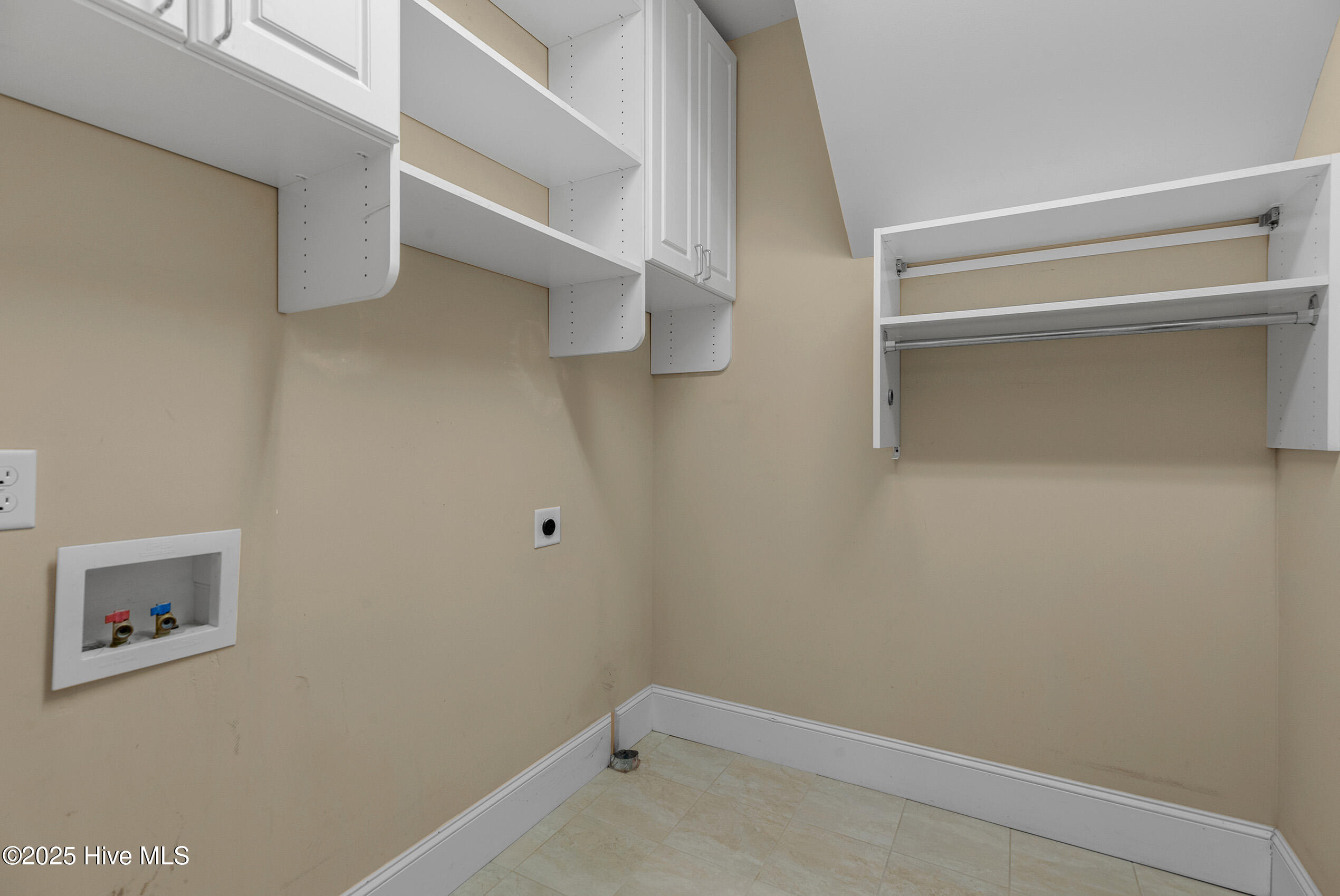 402 Cornubia Drive Property Photo 22