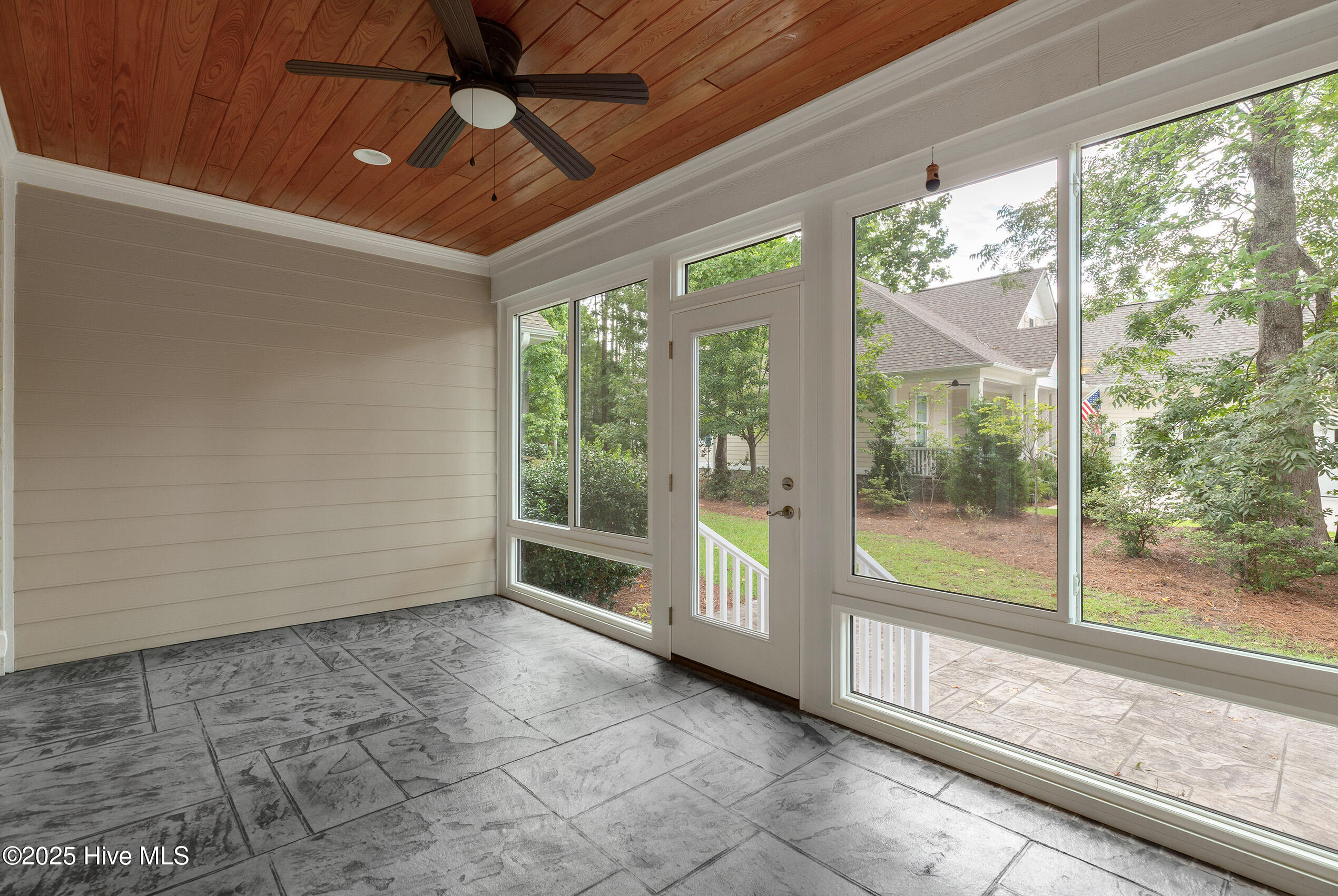 402 Cornubia Drive Property Photo 24