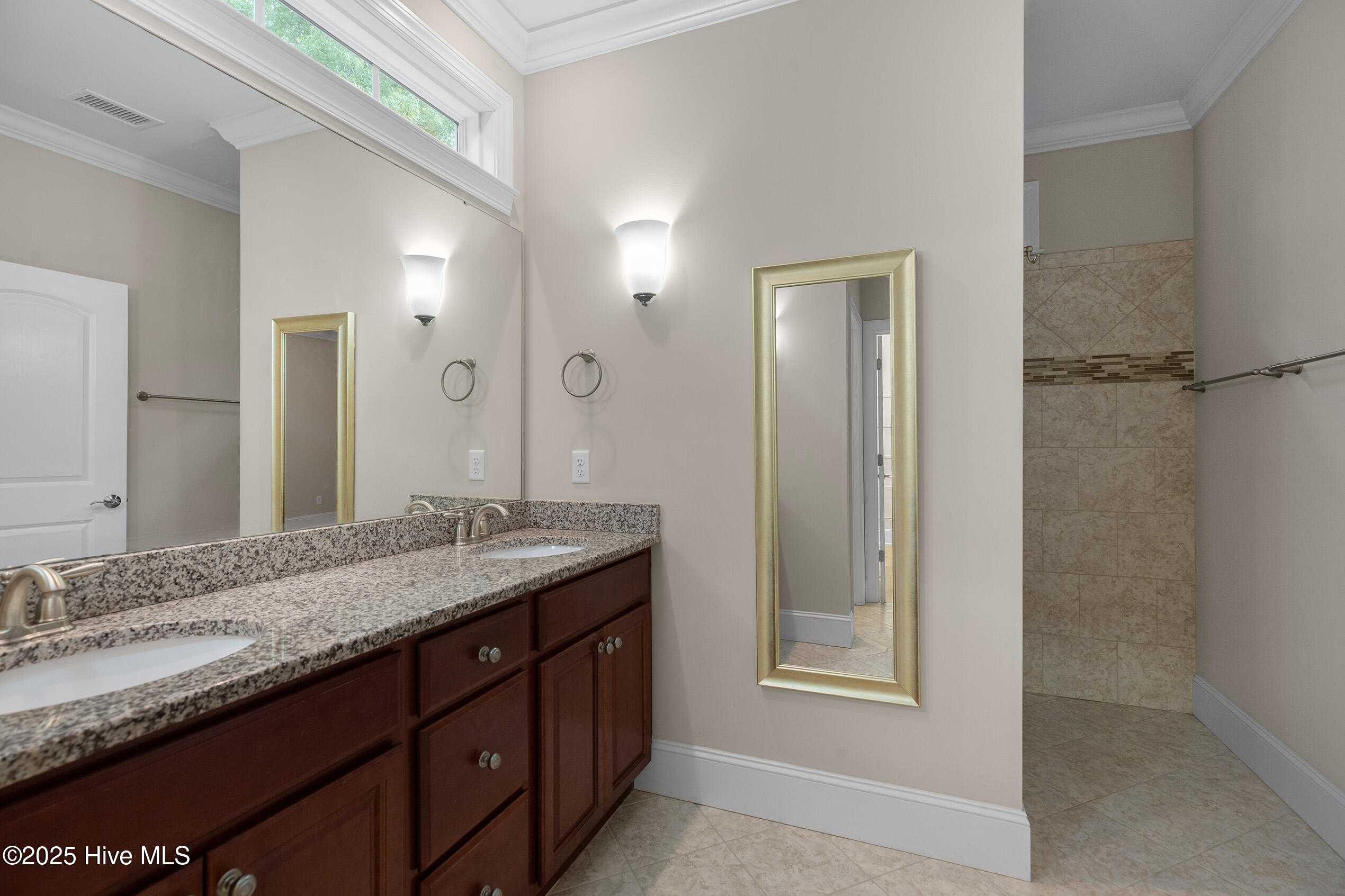 402 Cornubia Drive Property Photo 34