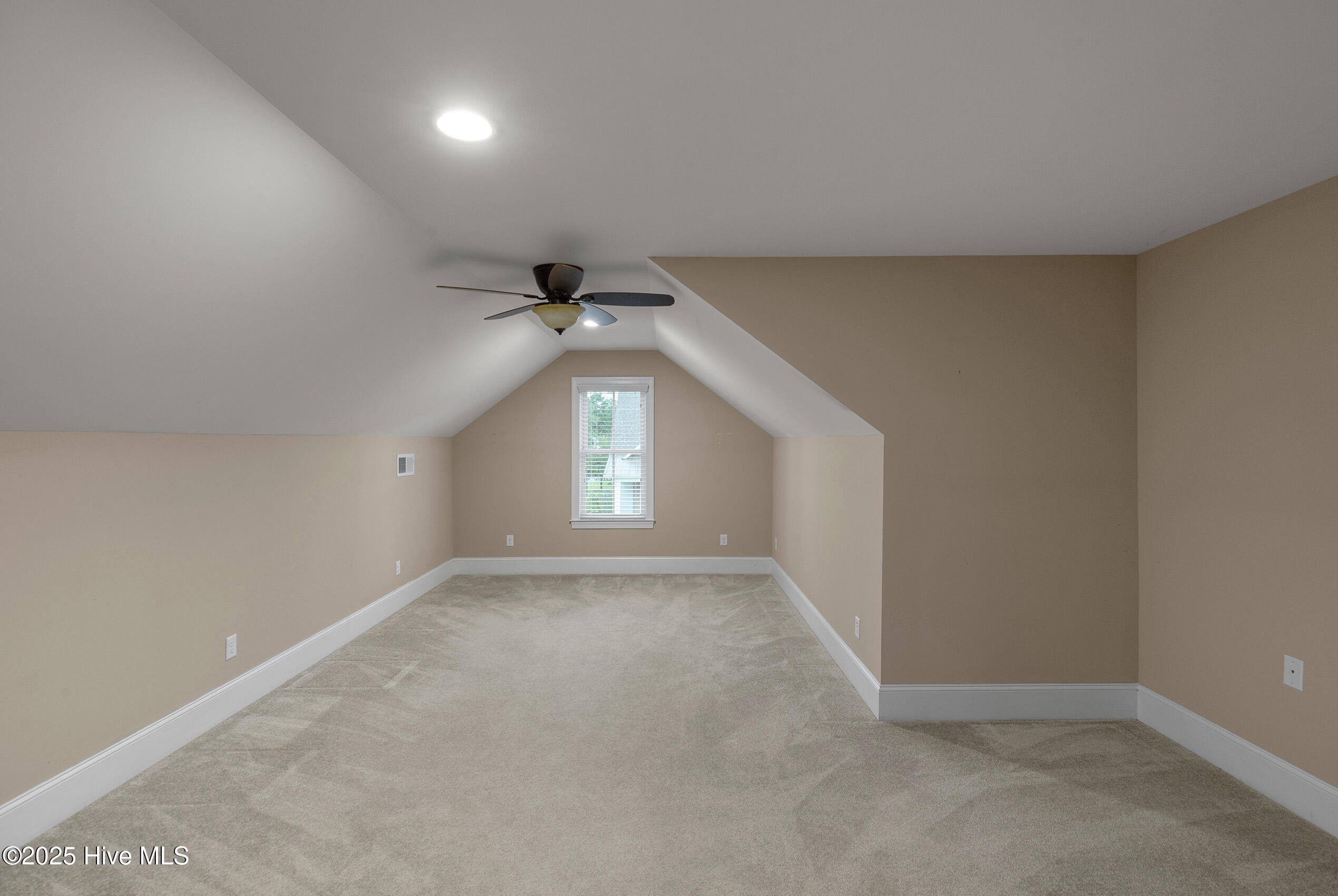 402 Cornubia Drive Property Photo 45