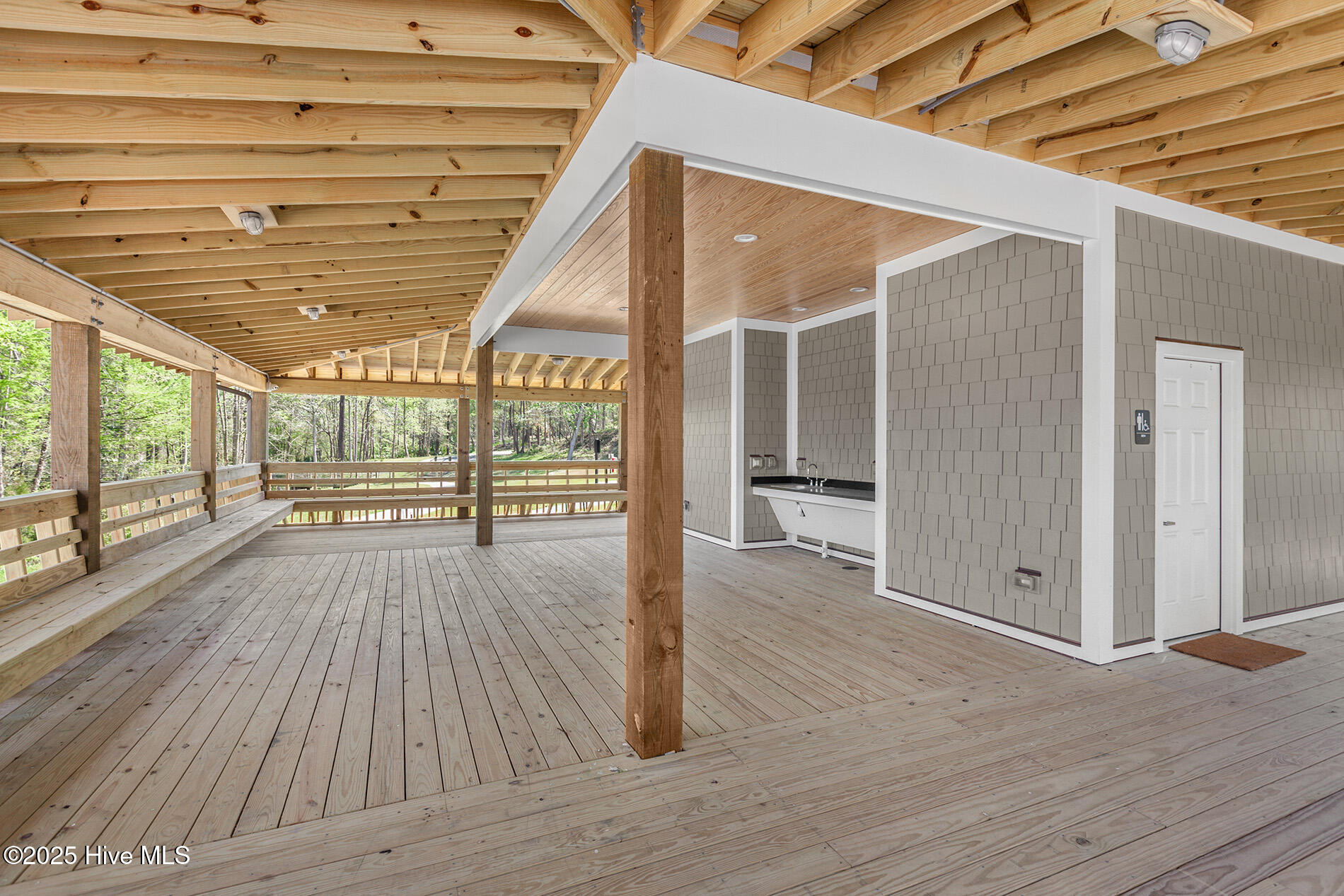 402 Cornubia Drive Property Photo 82