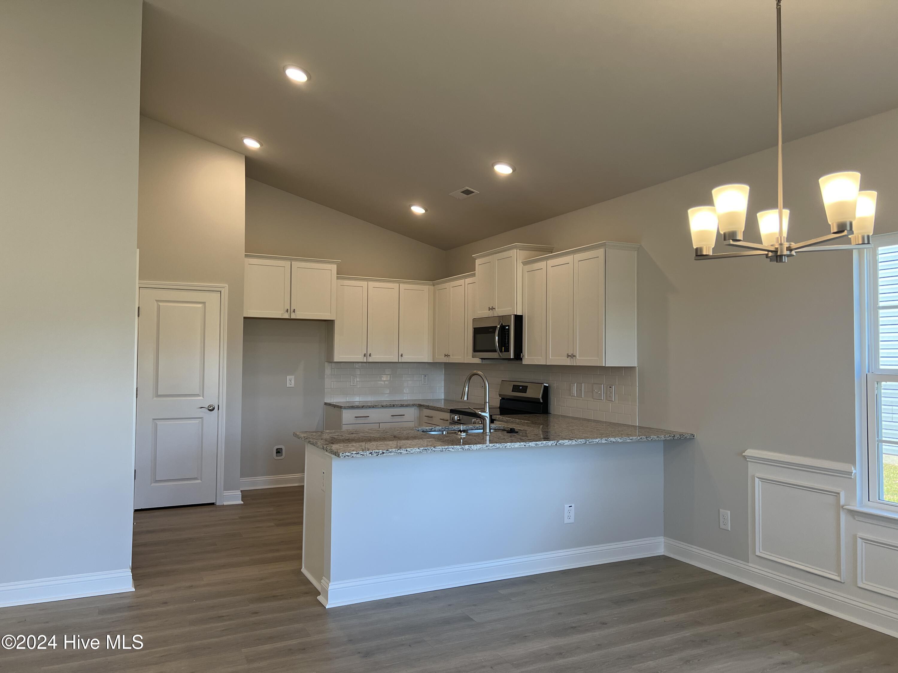 710 Greenwich Place Property Photo 6