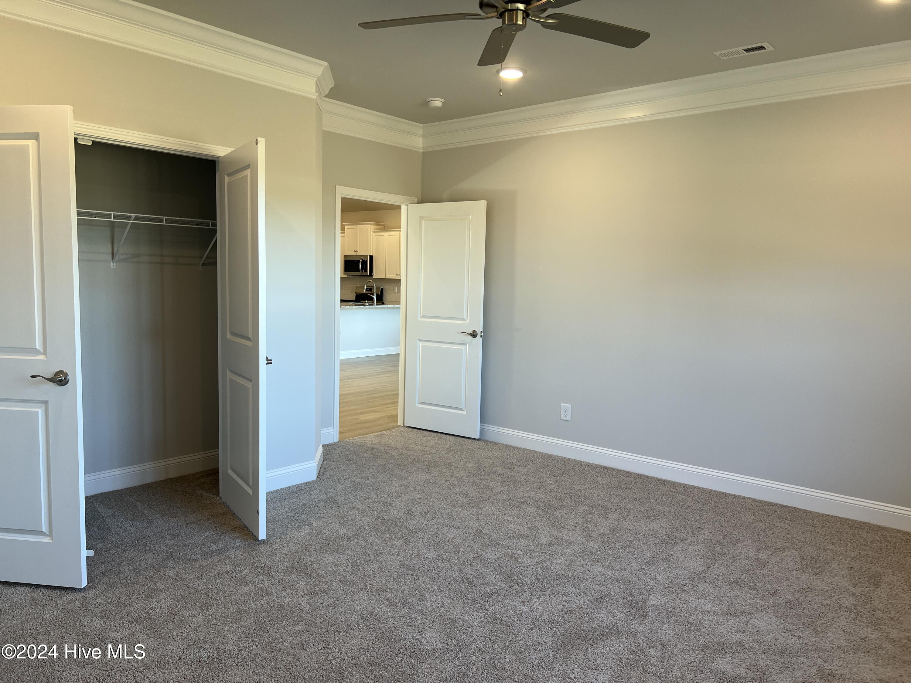 710 Greenwich Place Property Photo 9