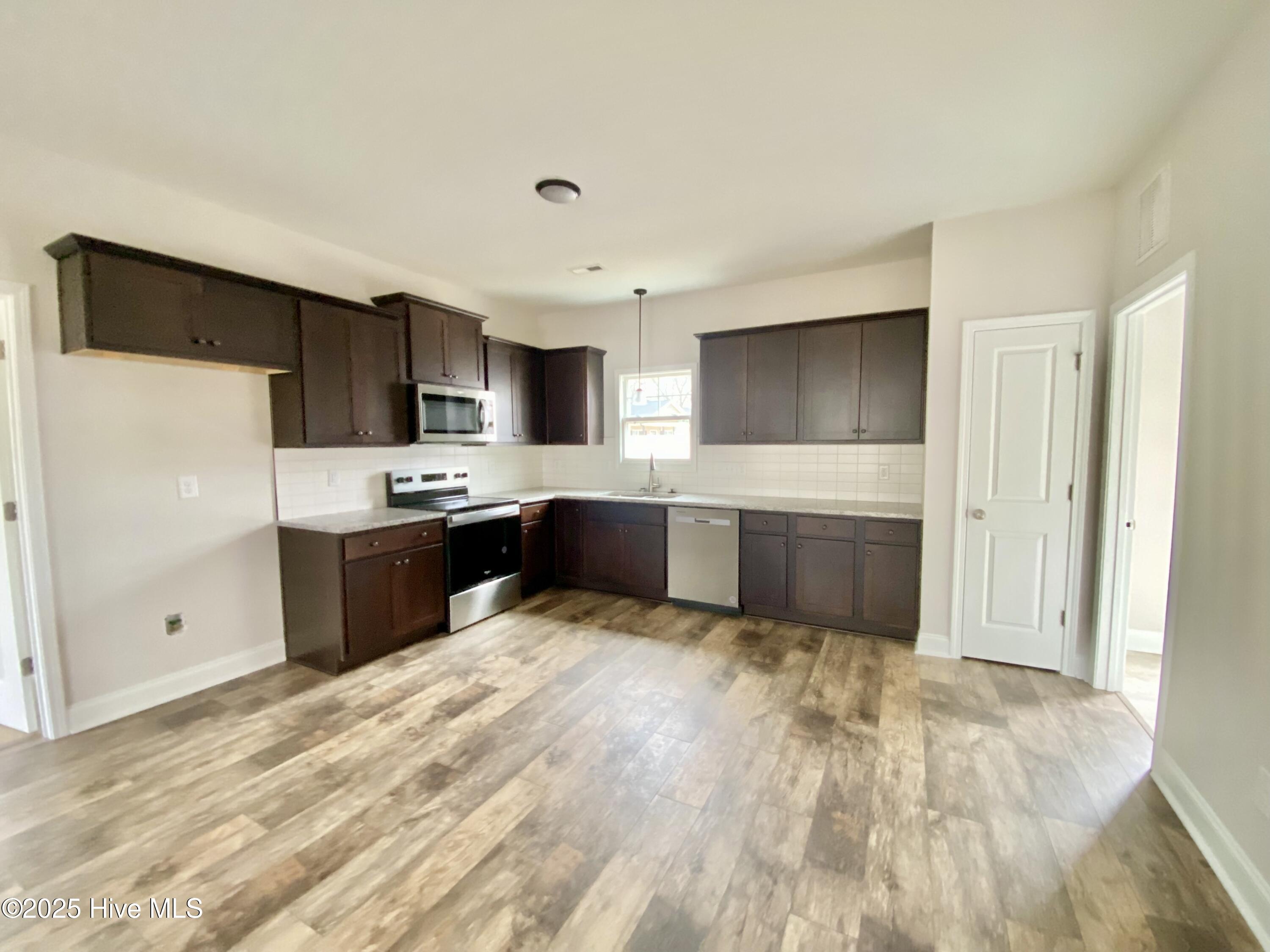 36 Kevior Avenue Property Photo 8