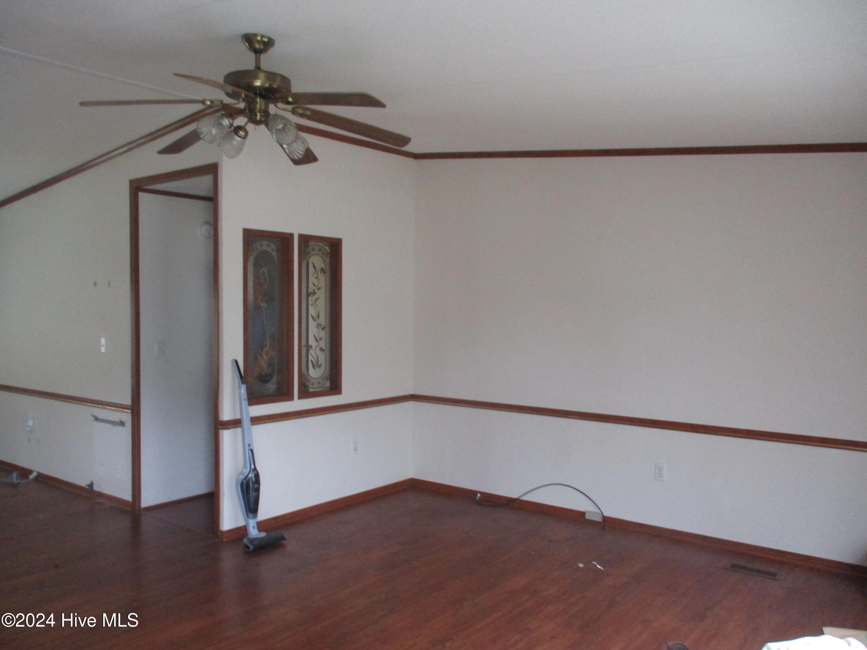 391 Fourth Street Property Photo 2