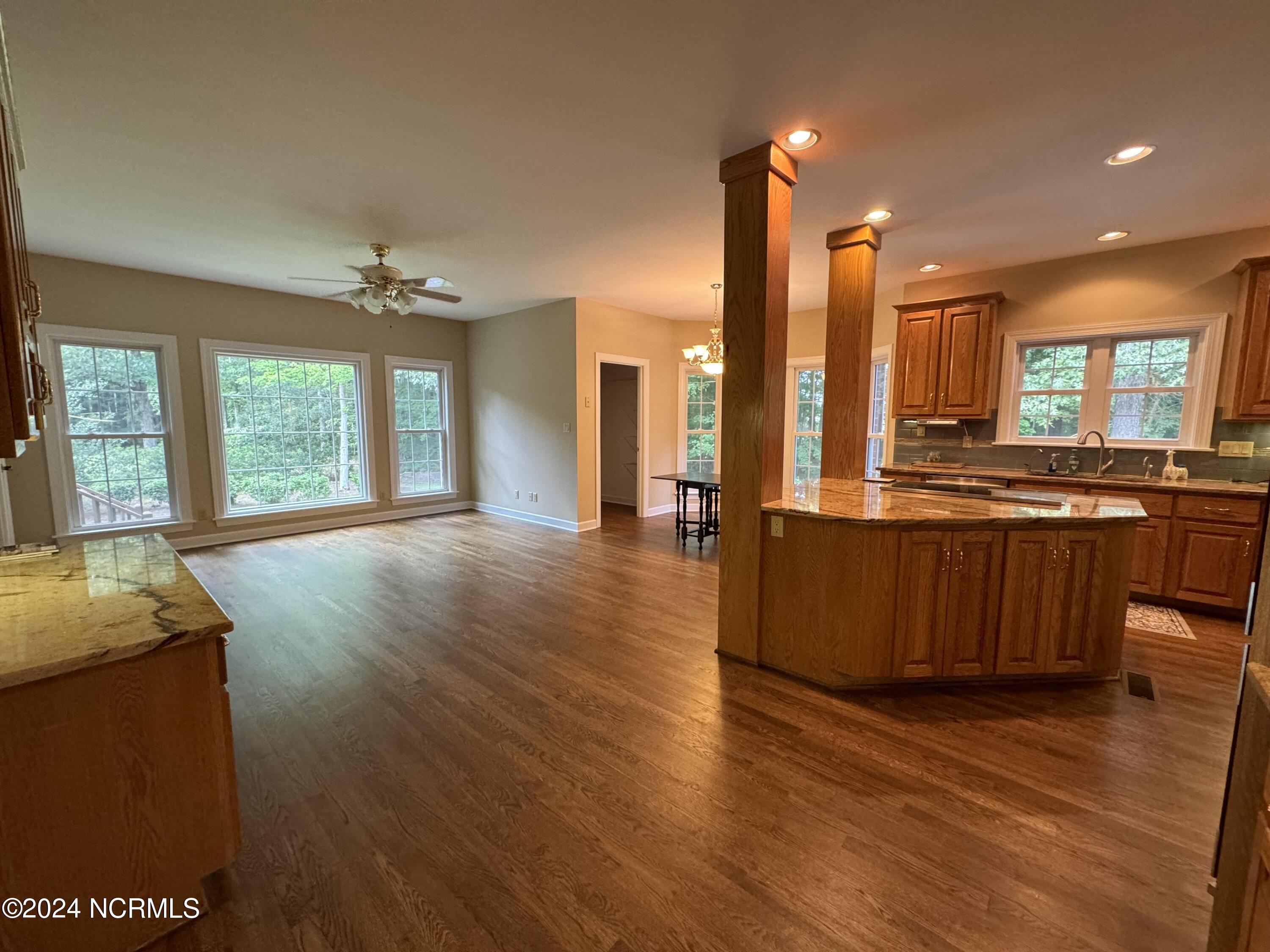 120 New River Drive Property Photo 6