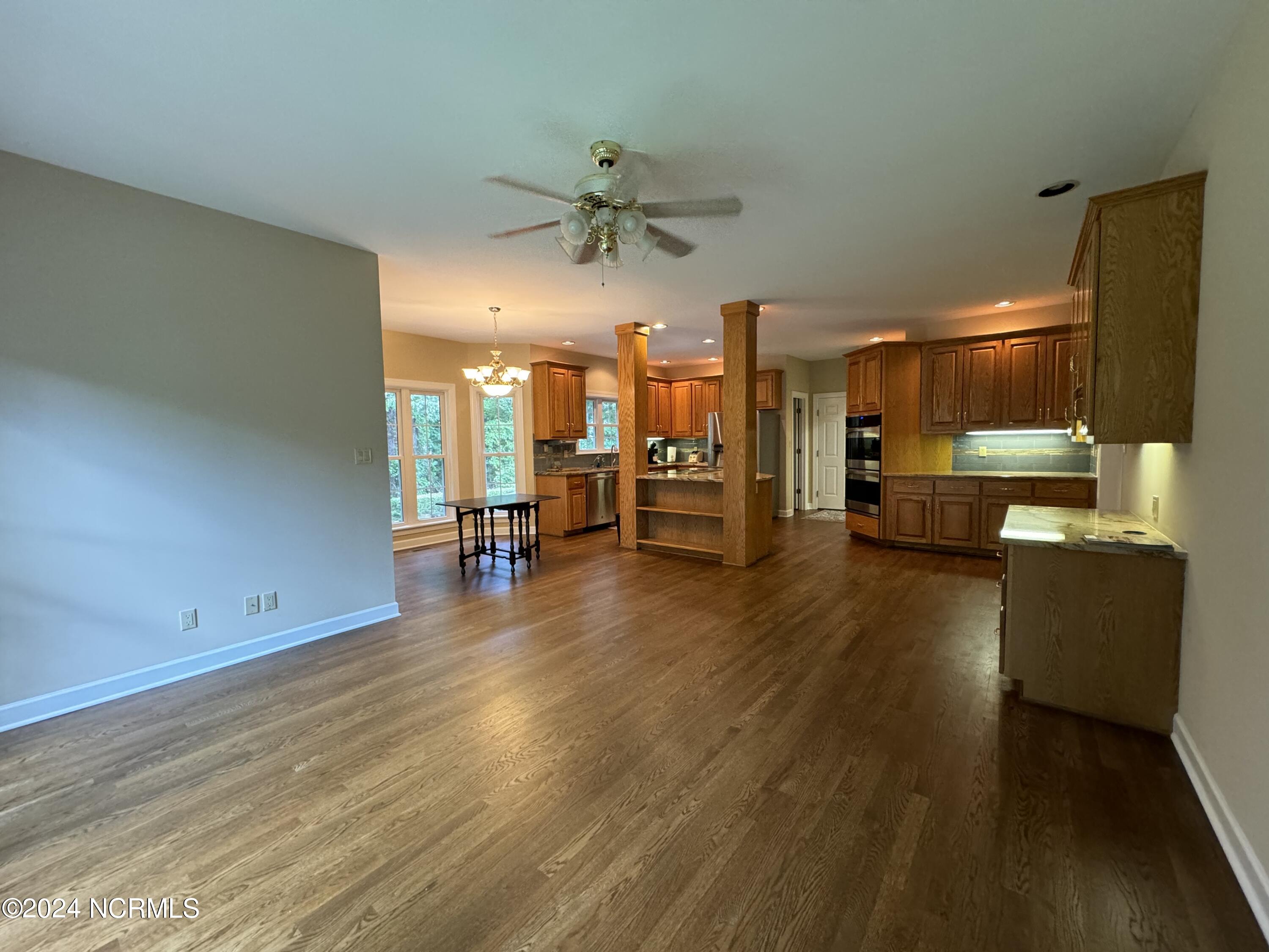 120 New River Drive Property Photo 7
