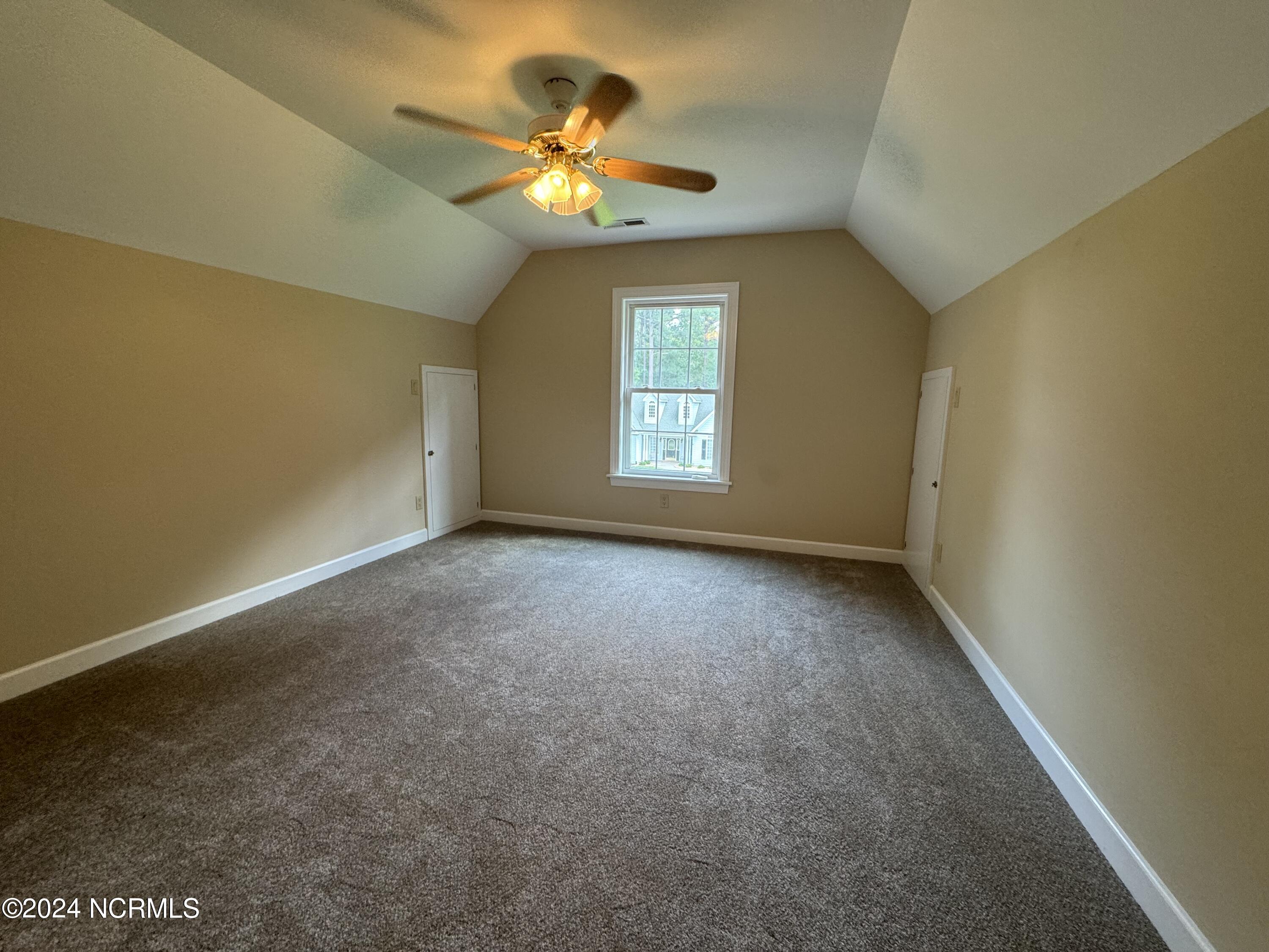 120 New River Drive Property Photo 10