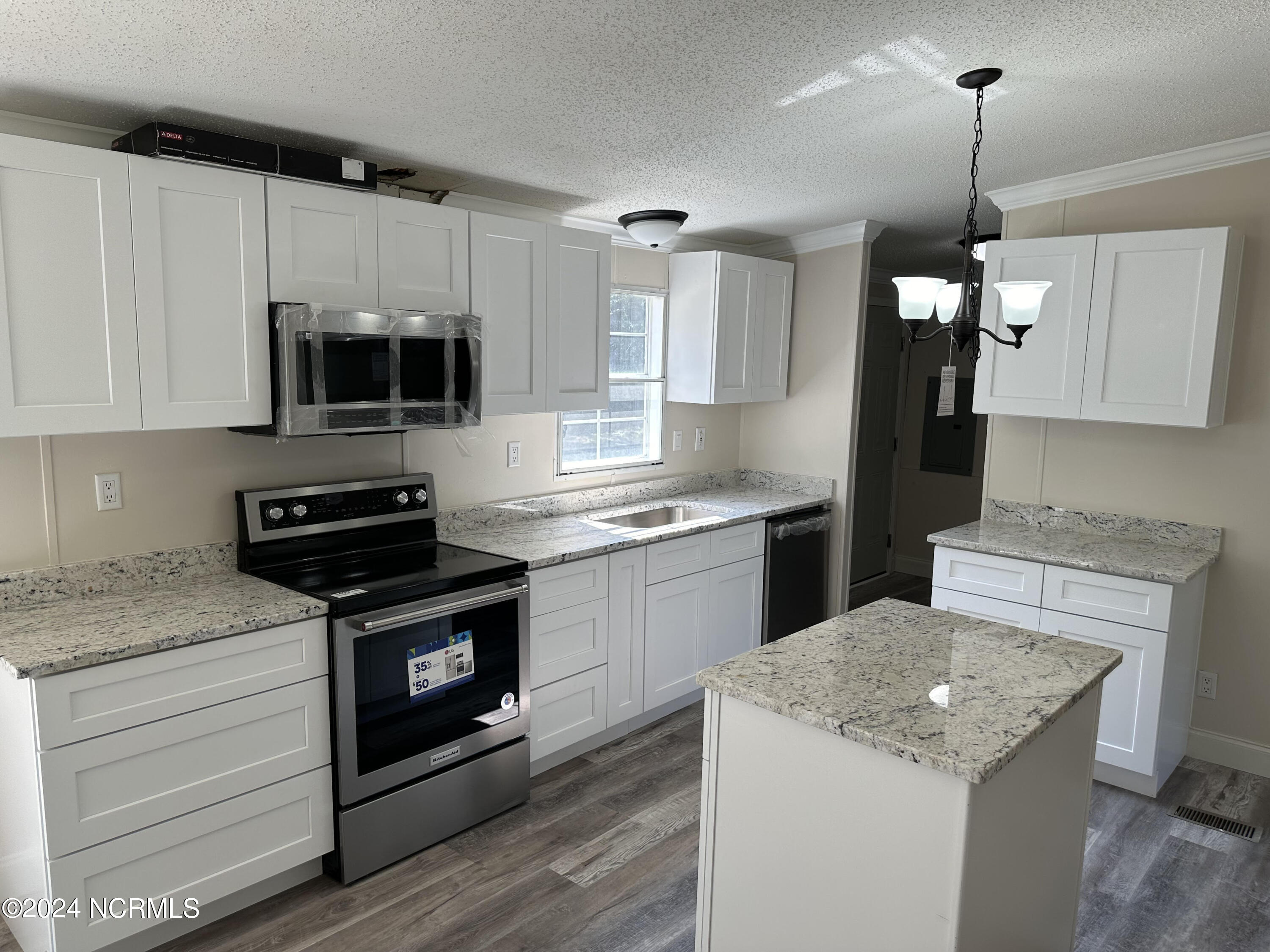 14501 Austin Circle Property Photo 3