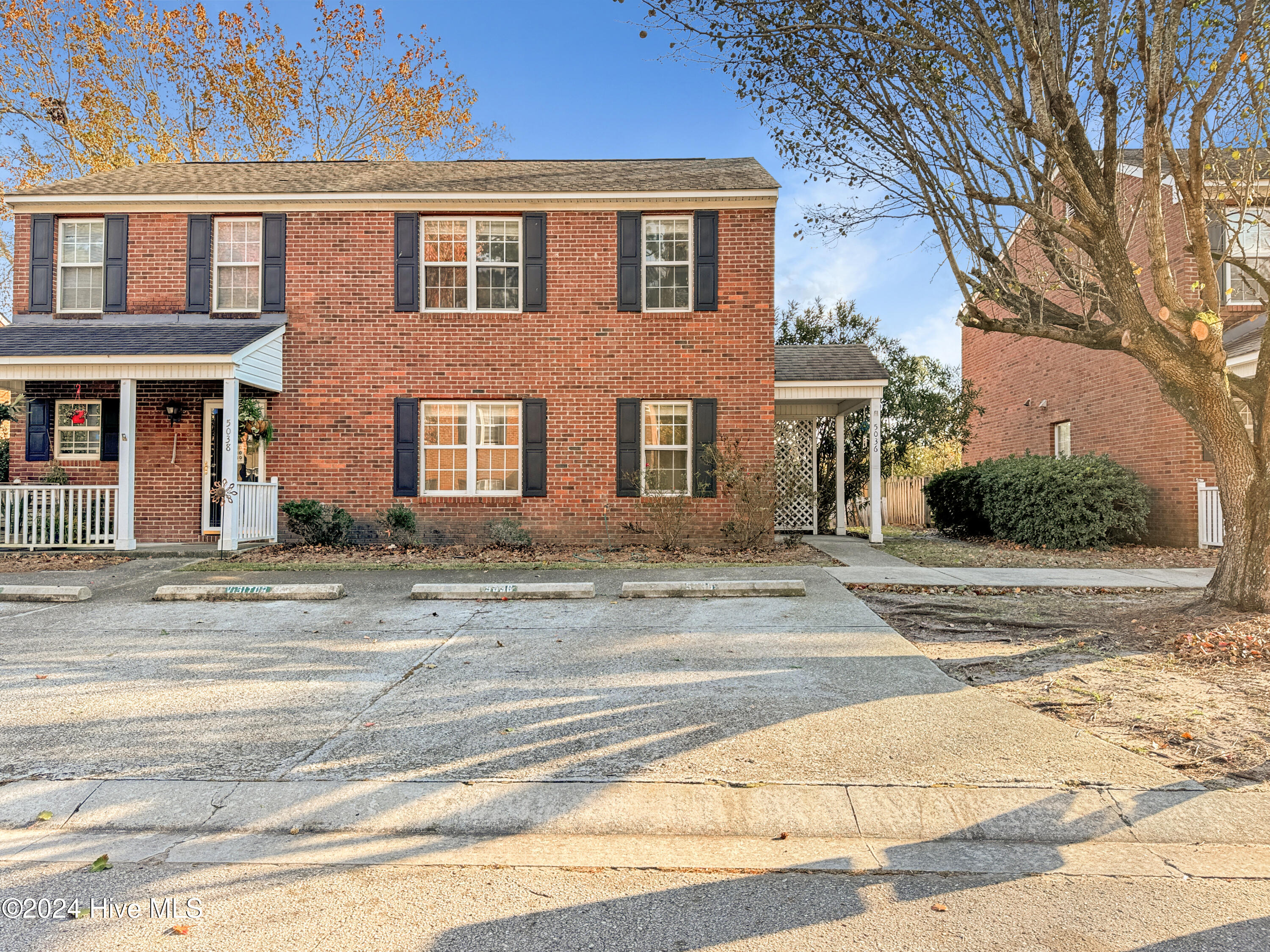 5036 Lamppost Circle Property Photo 1