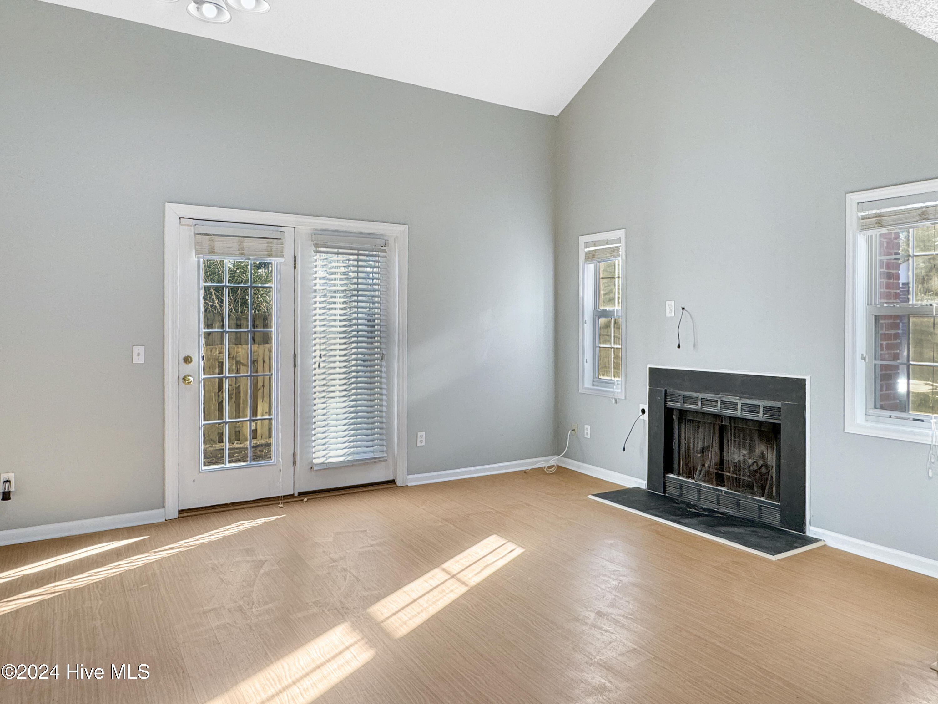 5036 Lamppost Circle Property Photo 6