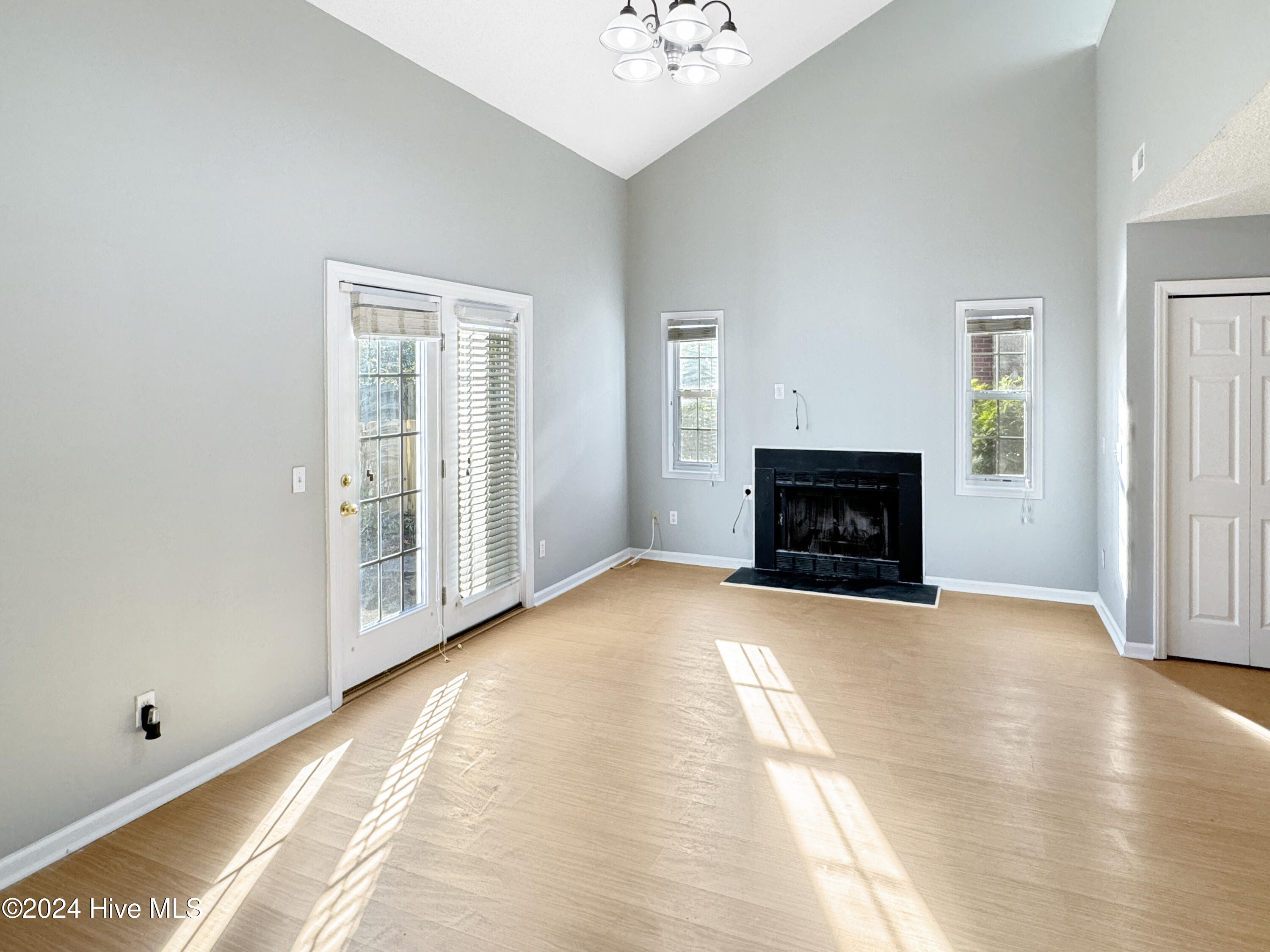 5036 Lamppost Circle Property Photo 7