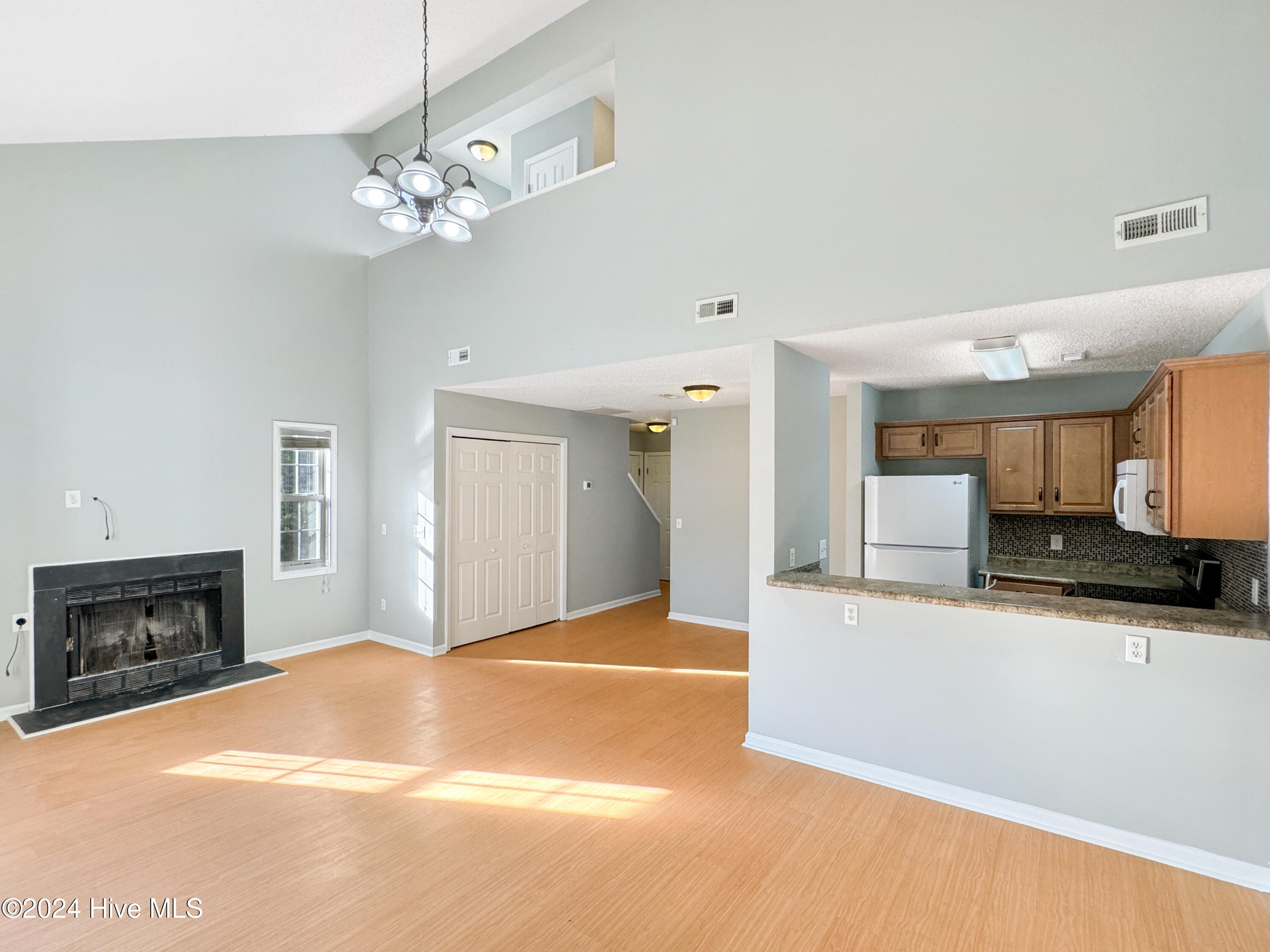 5036 Lamppost Circle Property Photo 8
