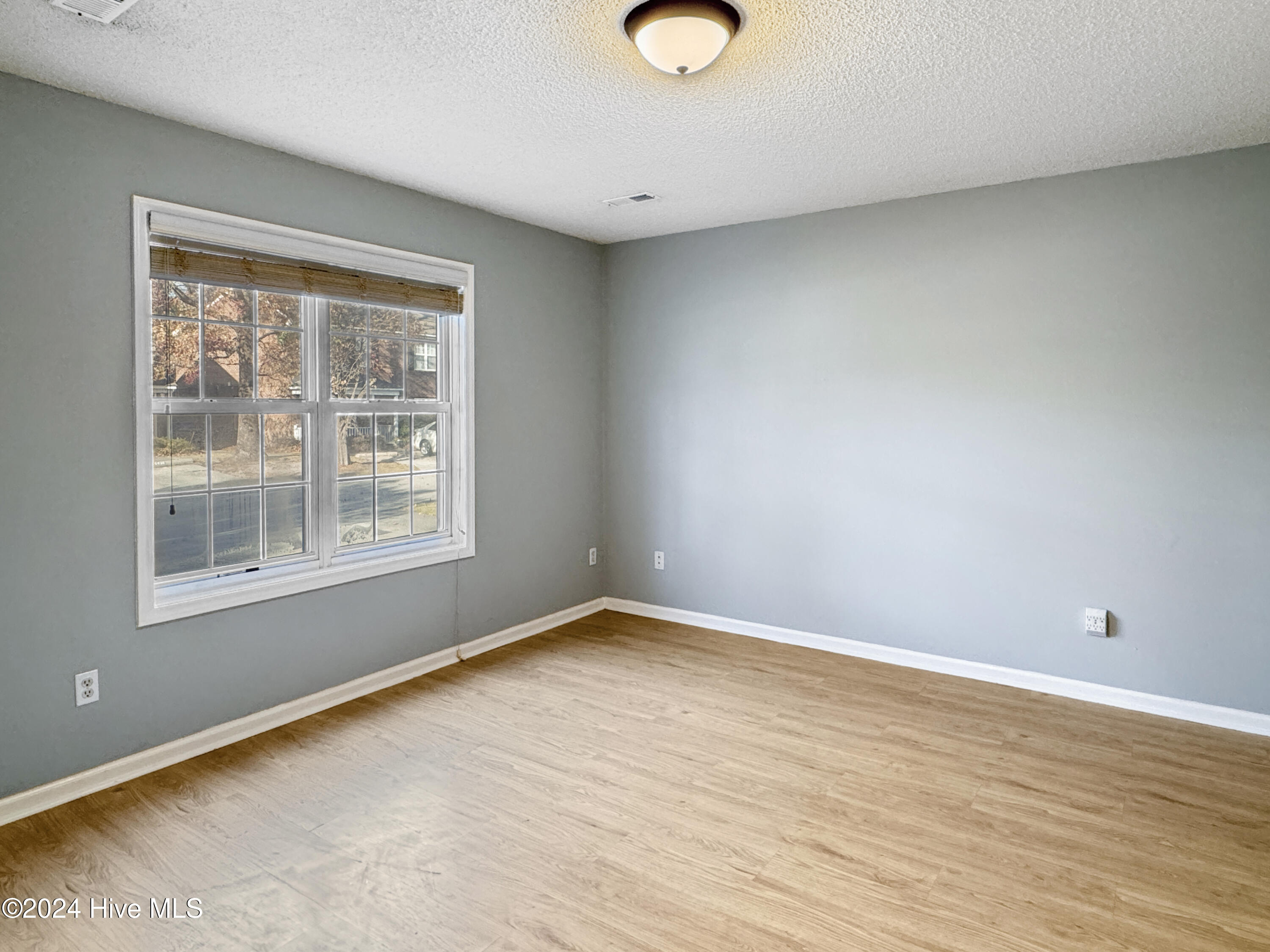 5036 Lamppost Circle Property Photo 12