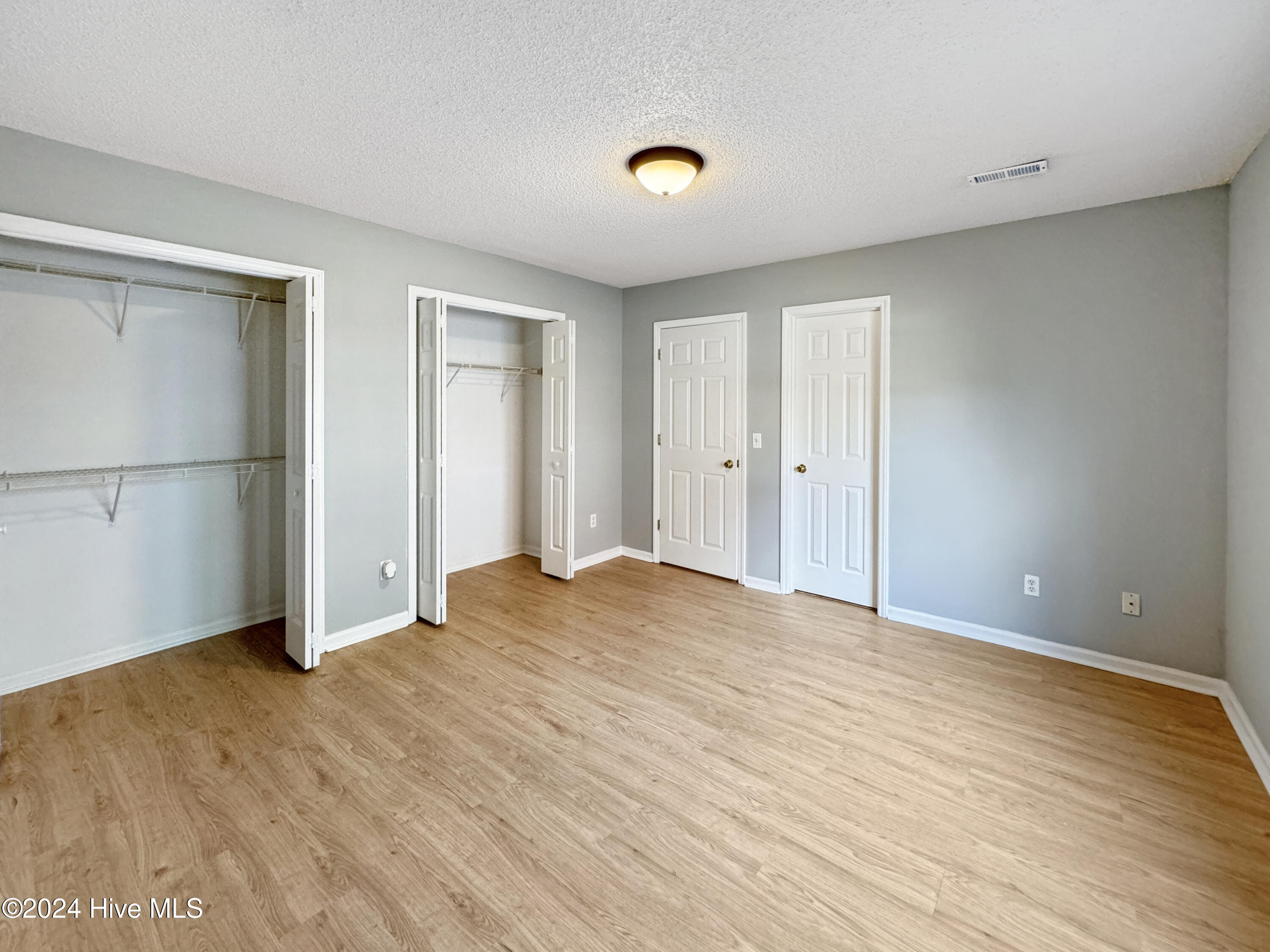 5036 Lamppost Circle Property Photo 13