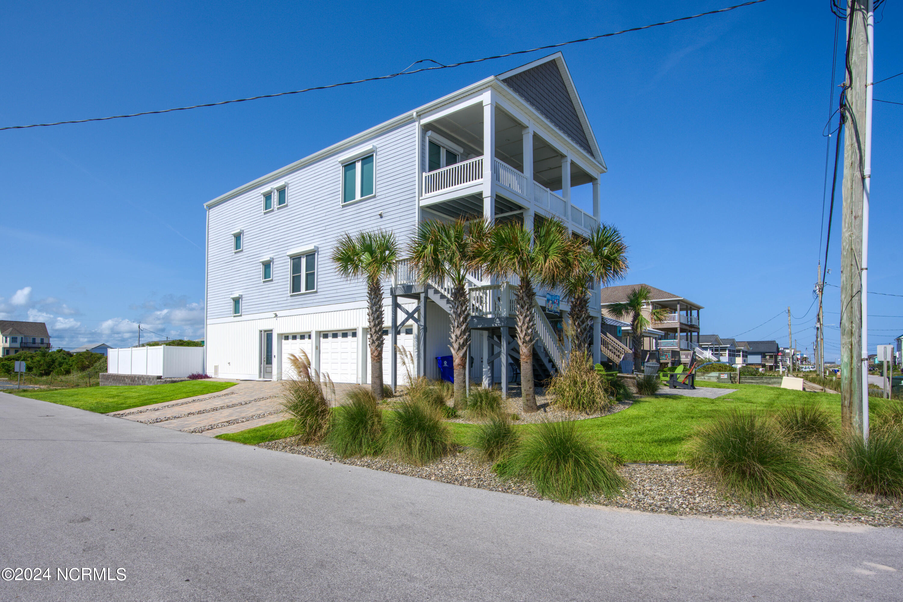 1201-1202 N Shore Drive Property Photo 4