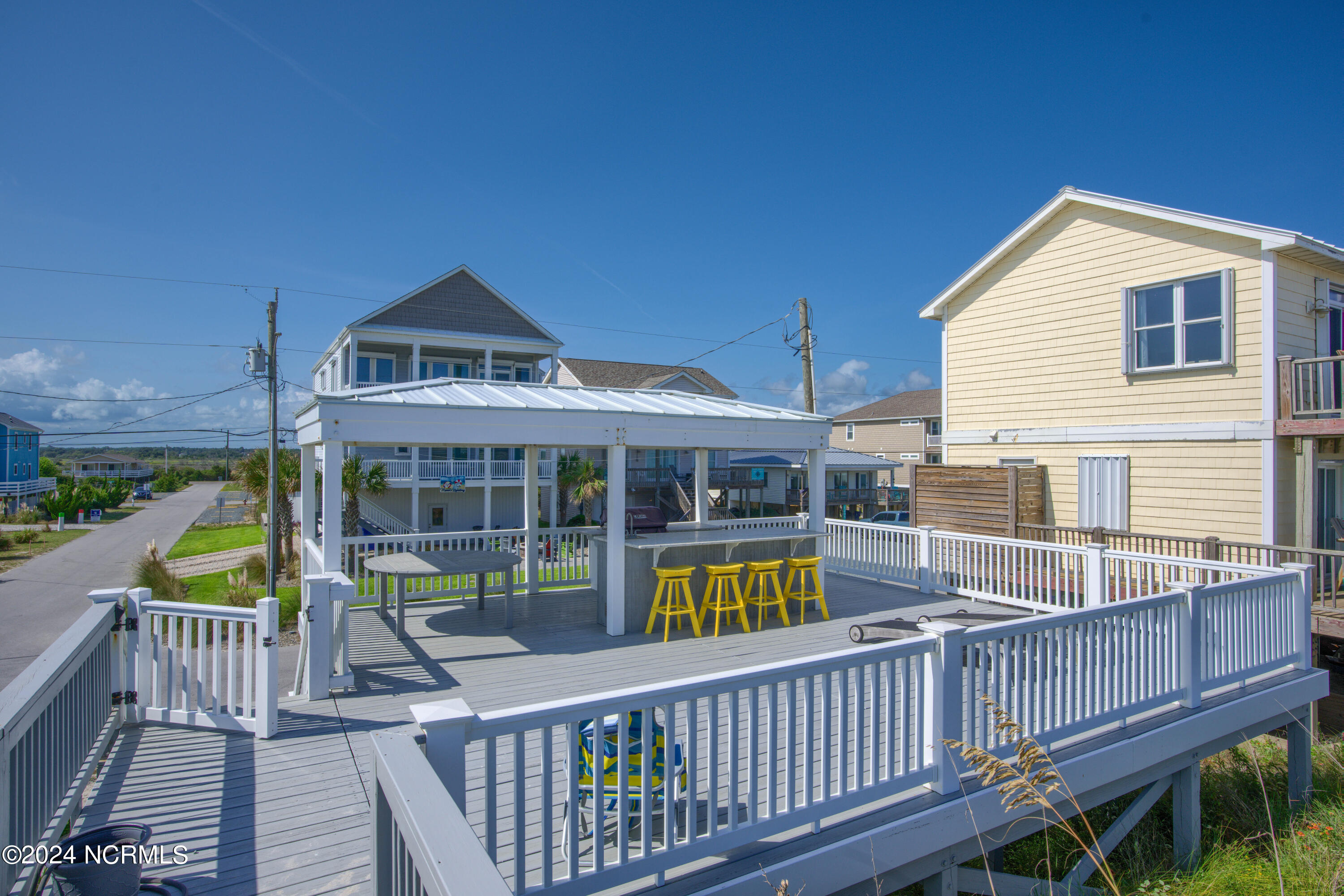 1201-1202 N Shore Drive Property Photo 26