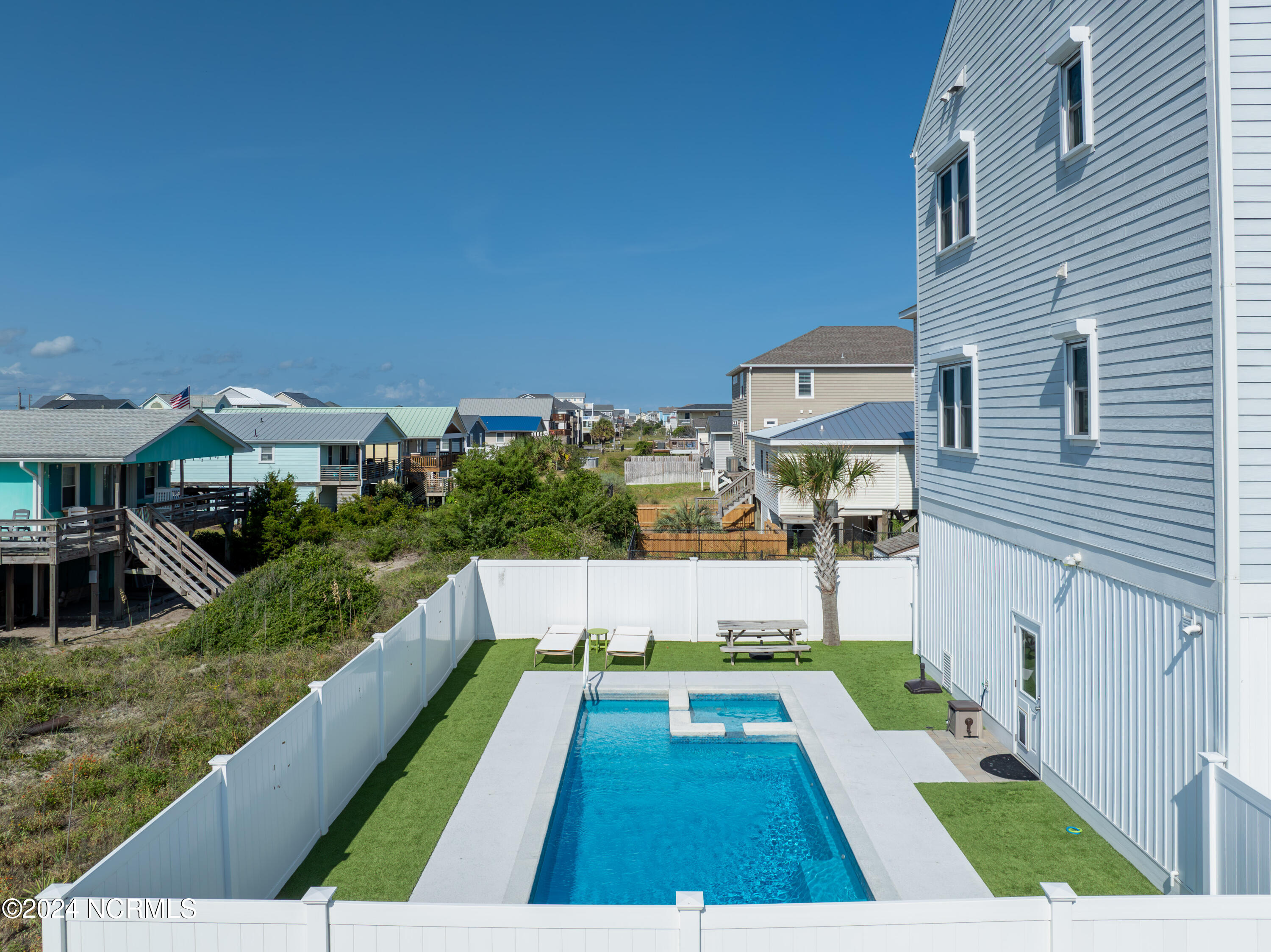 1201-1202 N Shore Drive Property Photo 31
