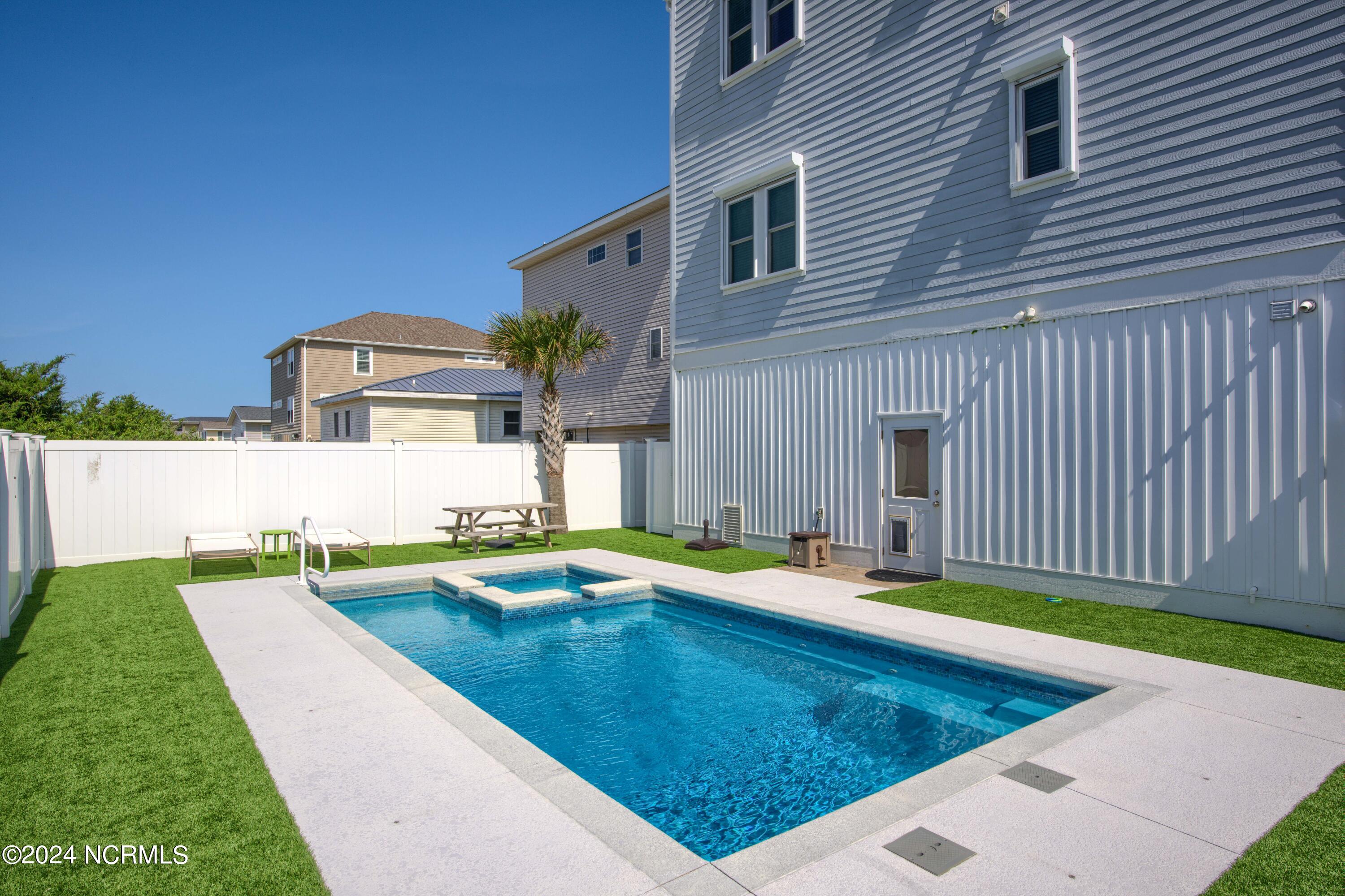 1201-1202 N Shore Drive Property Photo 32