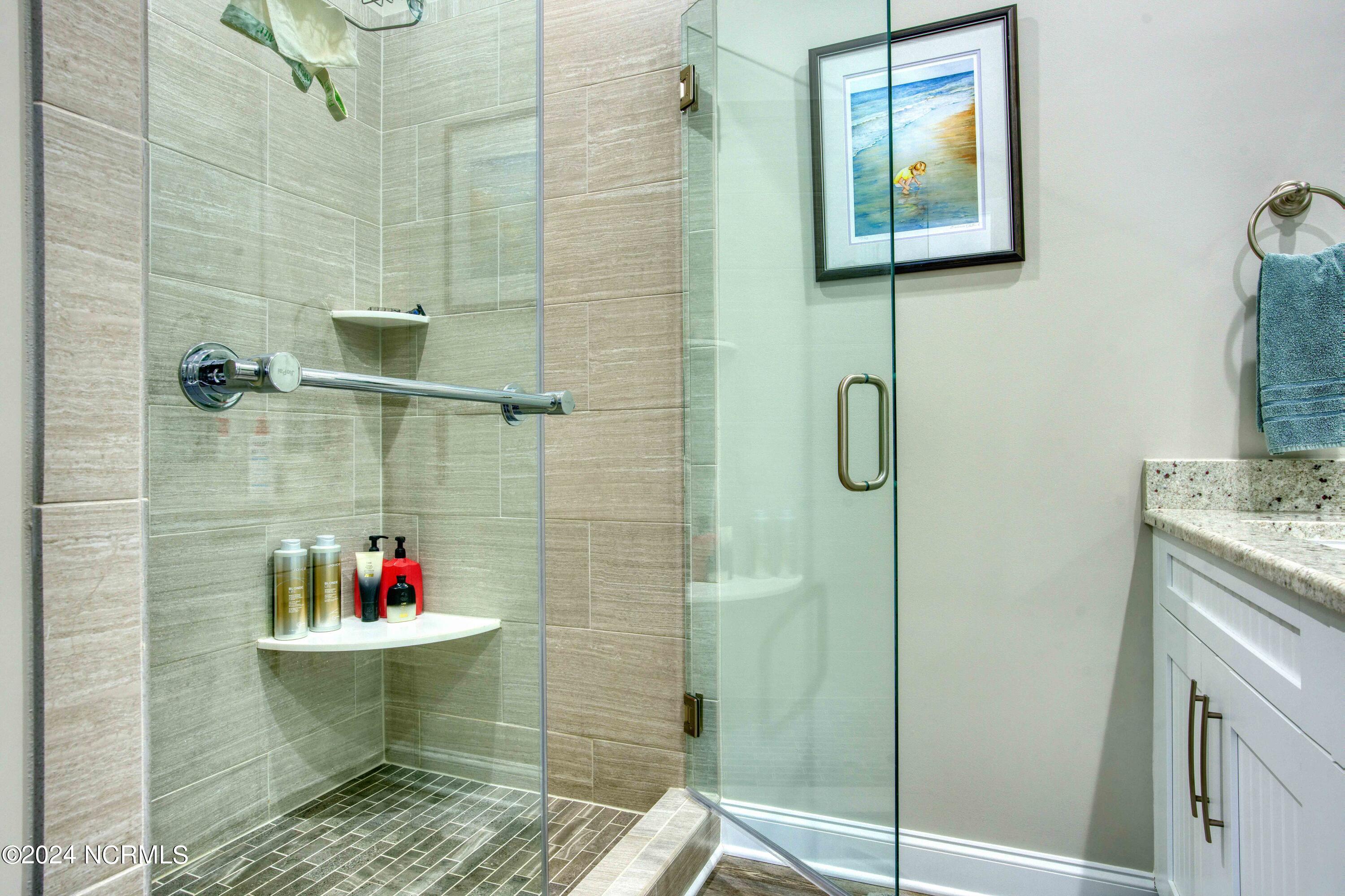 1201-1202 N Shore Drive Property Photo 67