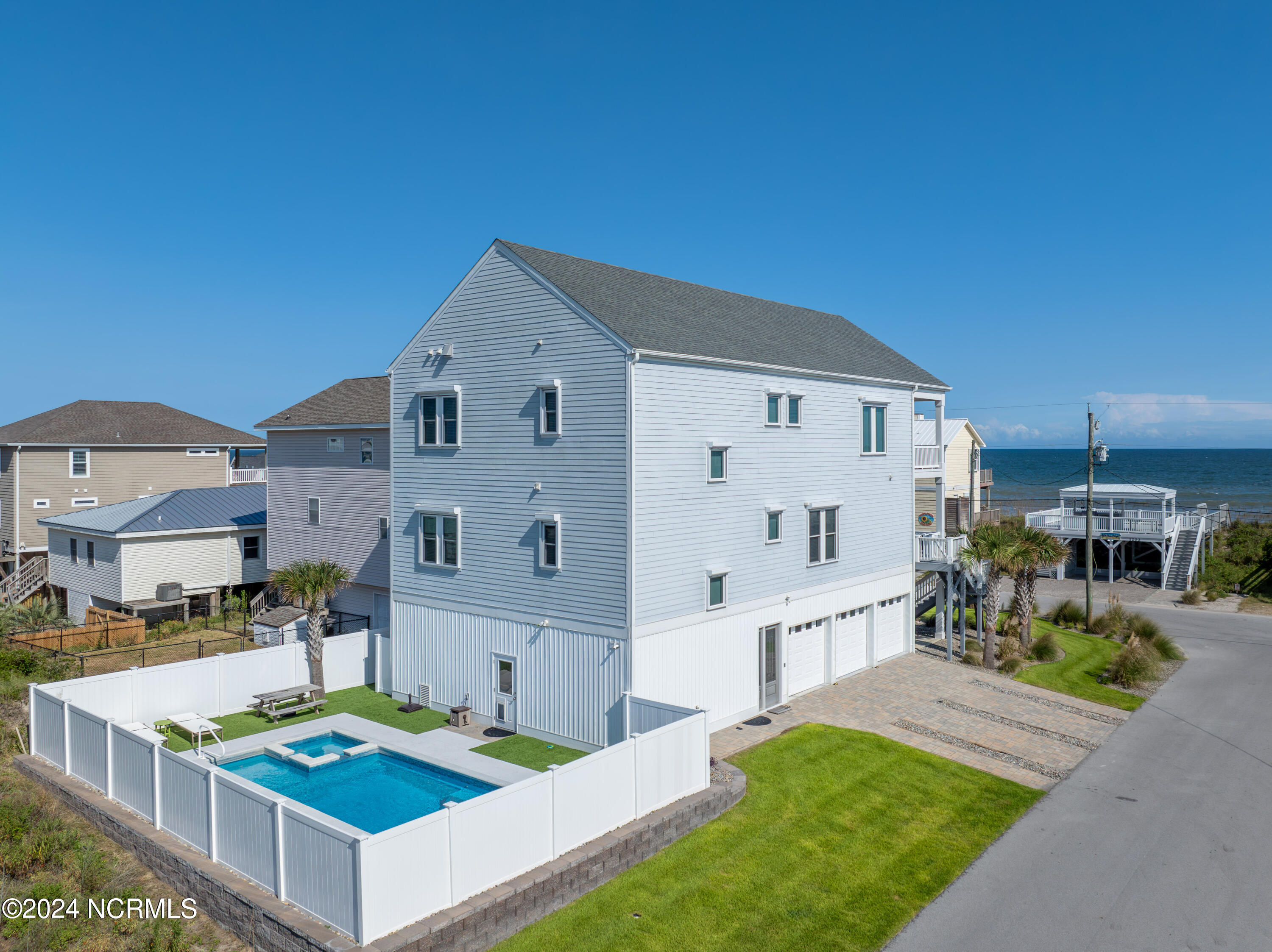1201-1202 N Shore Drive Property Photo 77