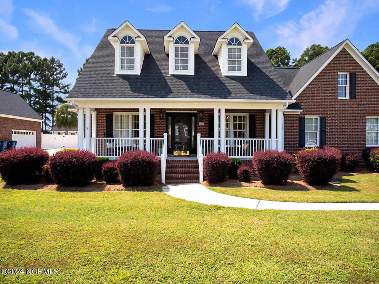 107 Knottingham Court Property Photo 2