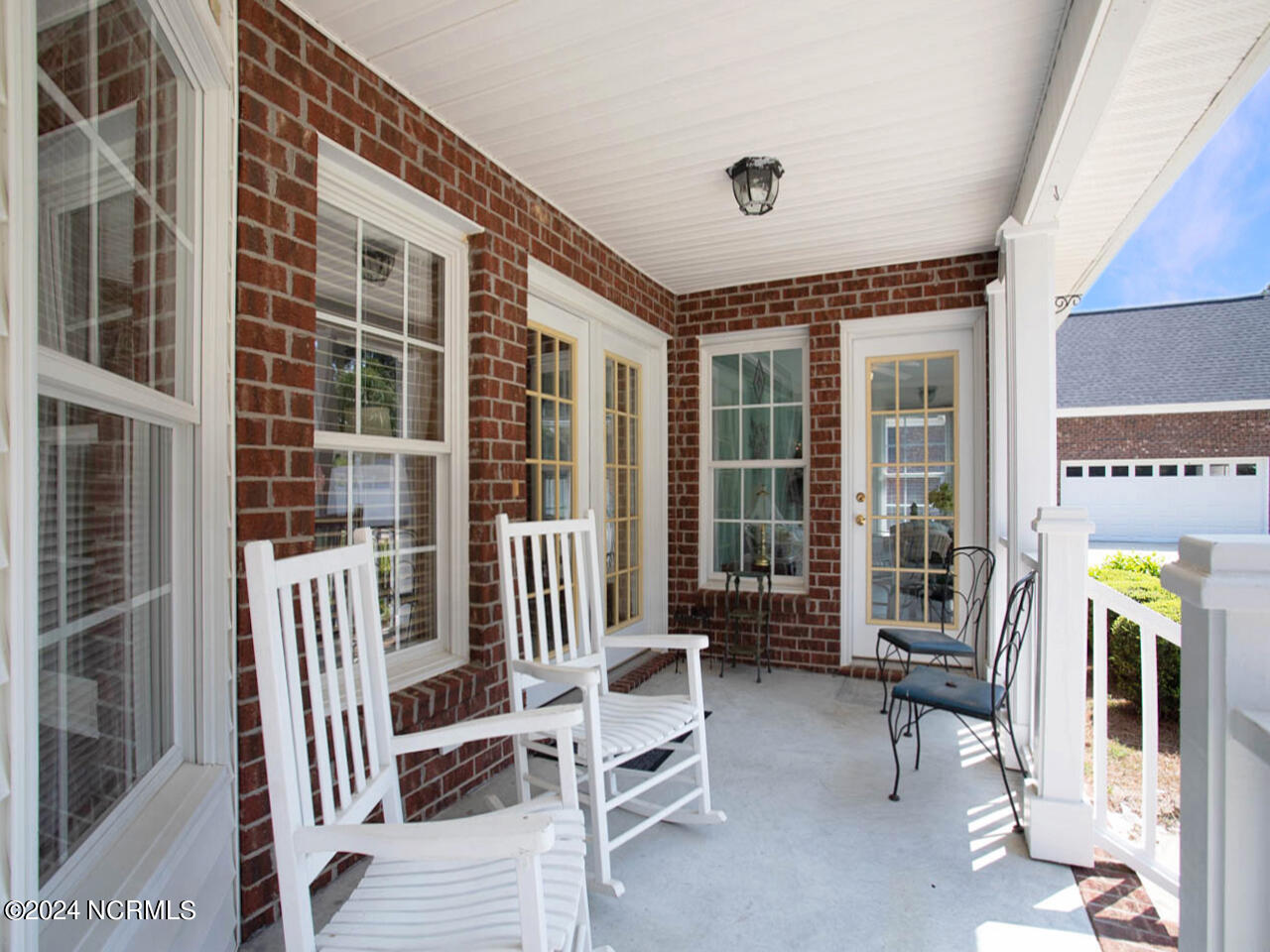 107 Knottingham Court Property Photo 7