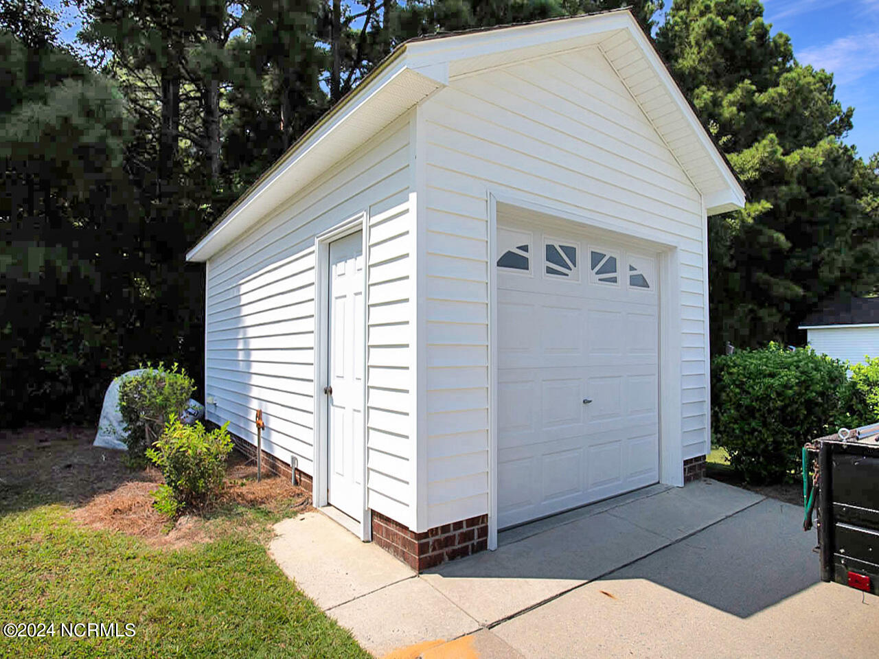 107 Knottingham Court Property Photo 33