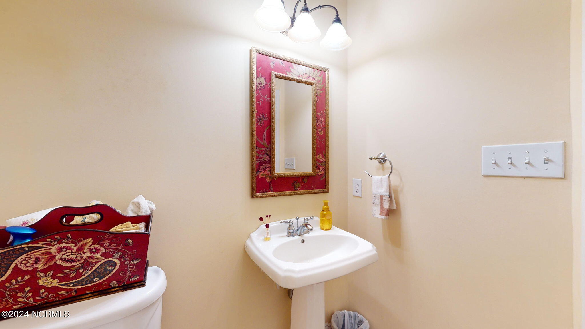 255 Oak Road Property Photo 16