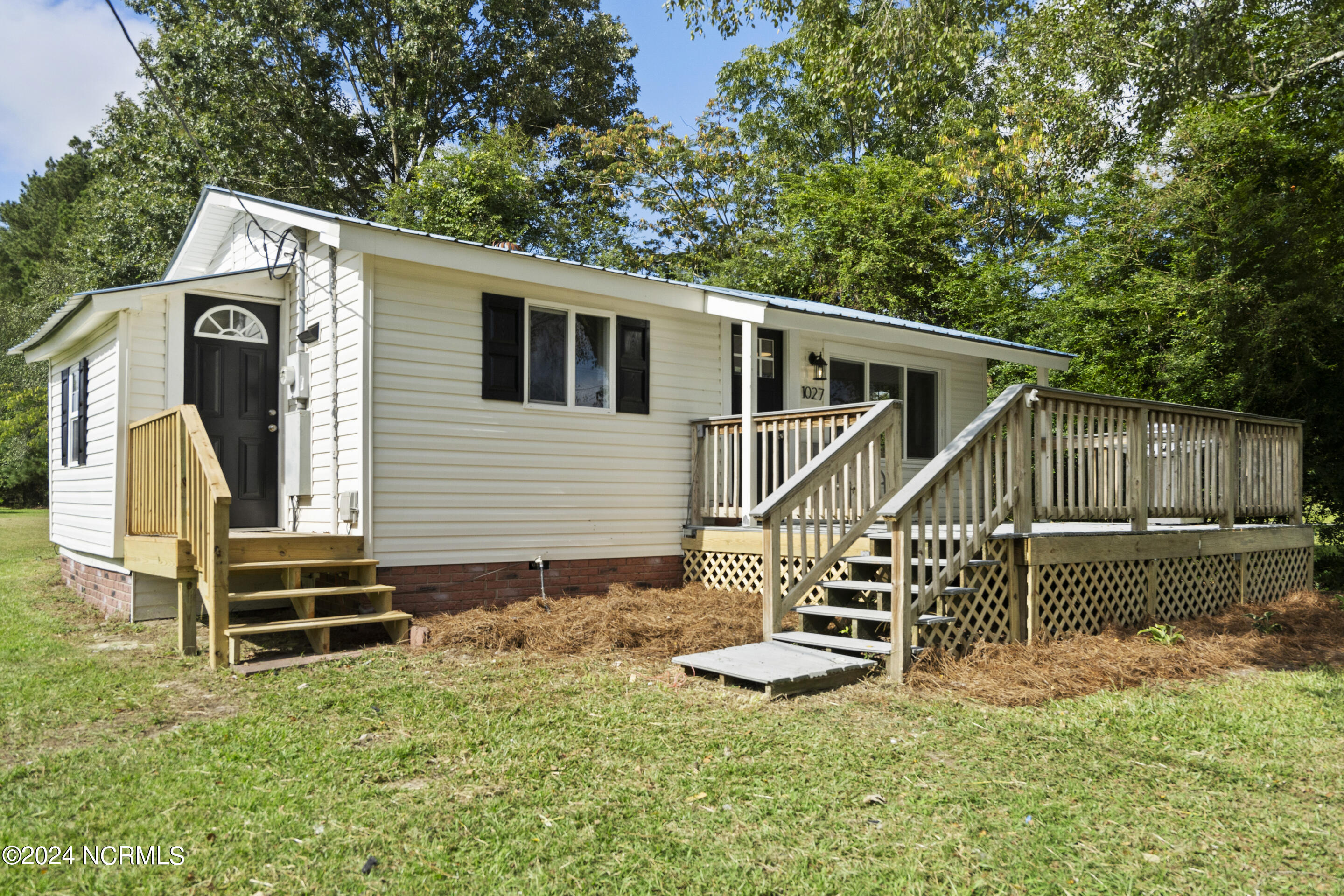 1027 Gregory Fork Road Property Photo 1