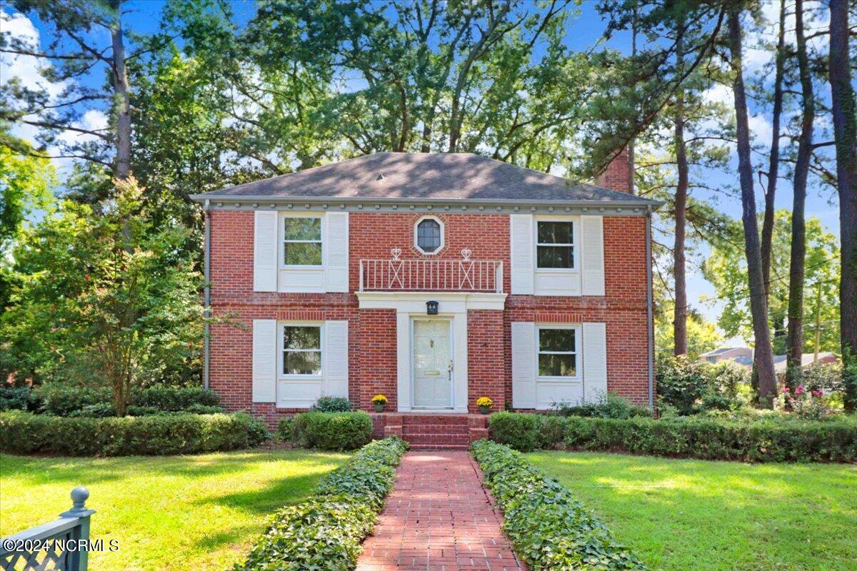1102 Laurel Street Property Photo 4